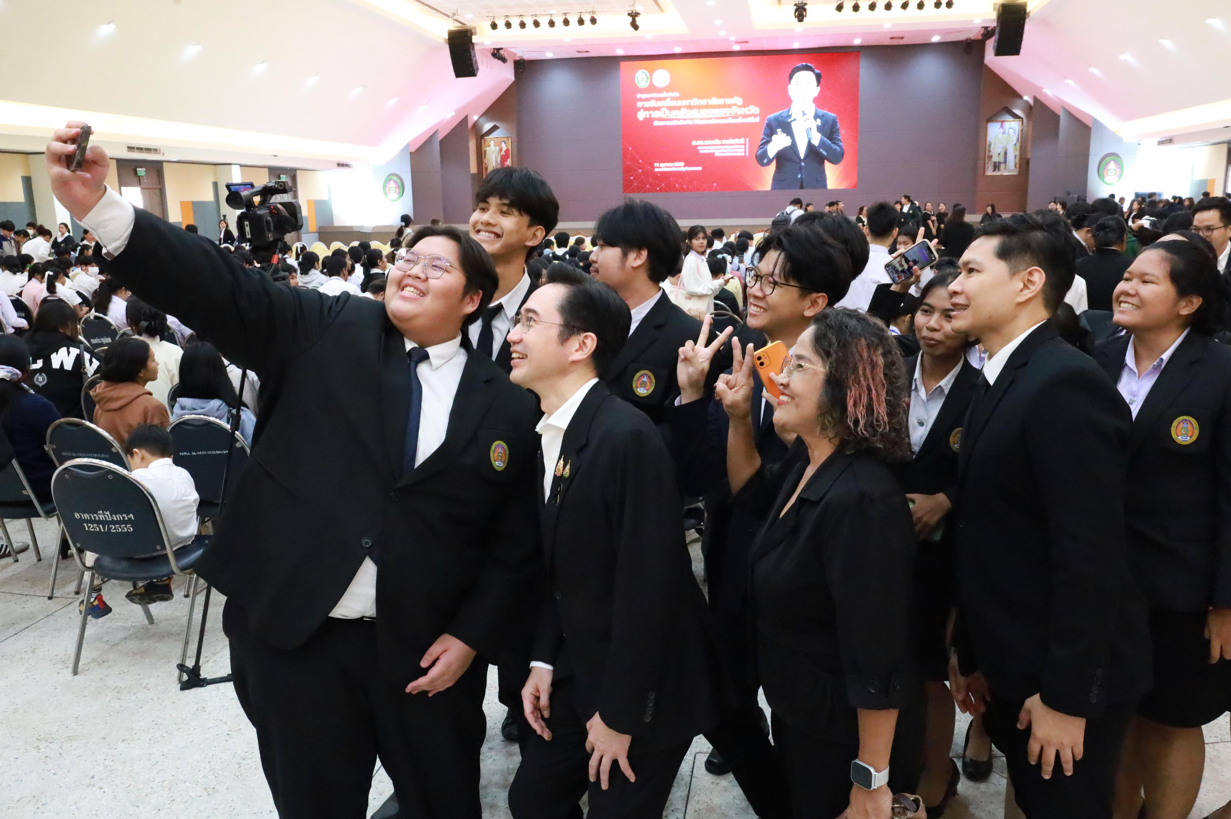 219. การขับเคลื่อนมหาวิทยาลัยราชภัฏสู่การเป็นคลังสมองของจังหวัดด้วยการผลิตบัณฑิต วิจัยและนวัตกรรมที่ตอบโจทย์พื้นที่