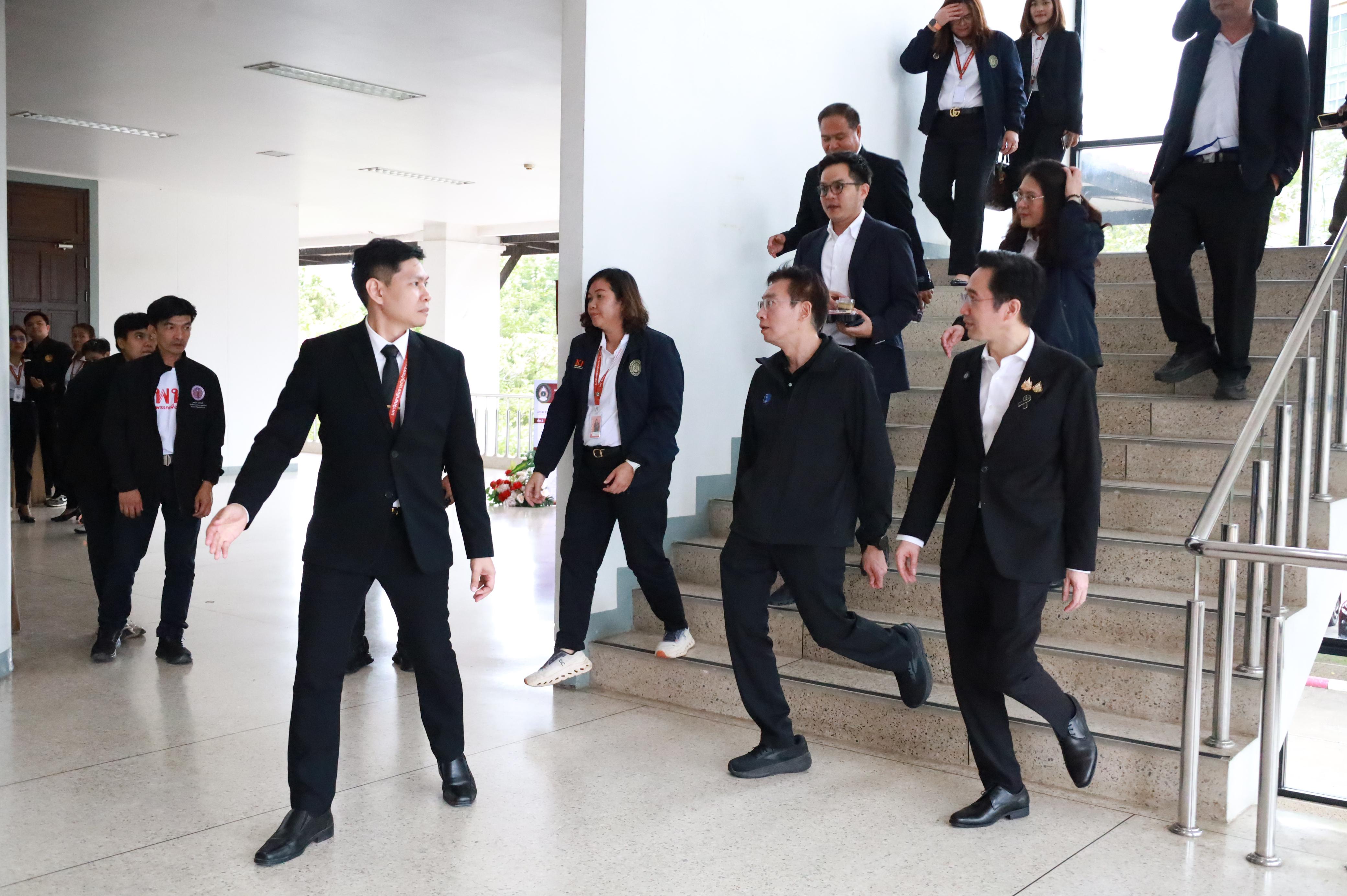 237. การขับเคลื่อนมหาวิทยาลัยราชภัฏสู่การเป็นคลังสมองของจังหวัดด้วยการผลิตบัณฑิต วิจัยและนวัตกรรมที่ตอบโจทย์พื้นที่