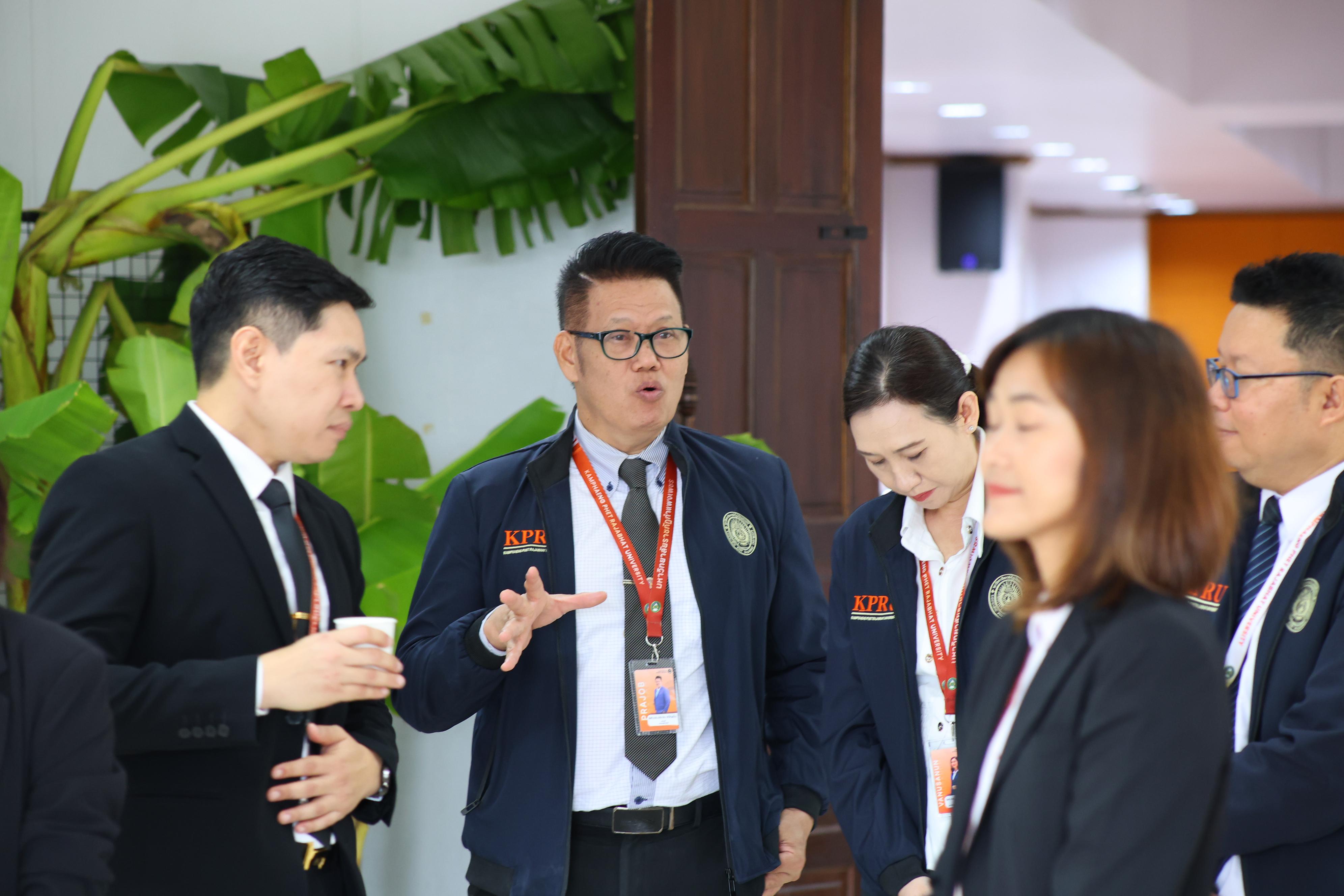 255. การขับเคลื่อนมหาวิทยาลัยราชภัฏสู่การเป็นคลังสมองของจังหวัดด้วยการผลิตบัณฑิต วิจัยและนวัตกรรมที่ตอบโจทย์พื้นที่