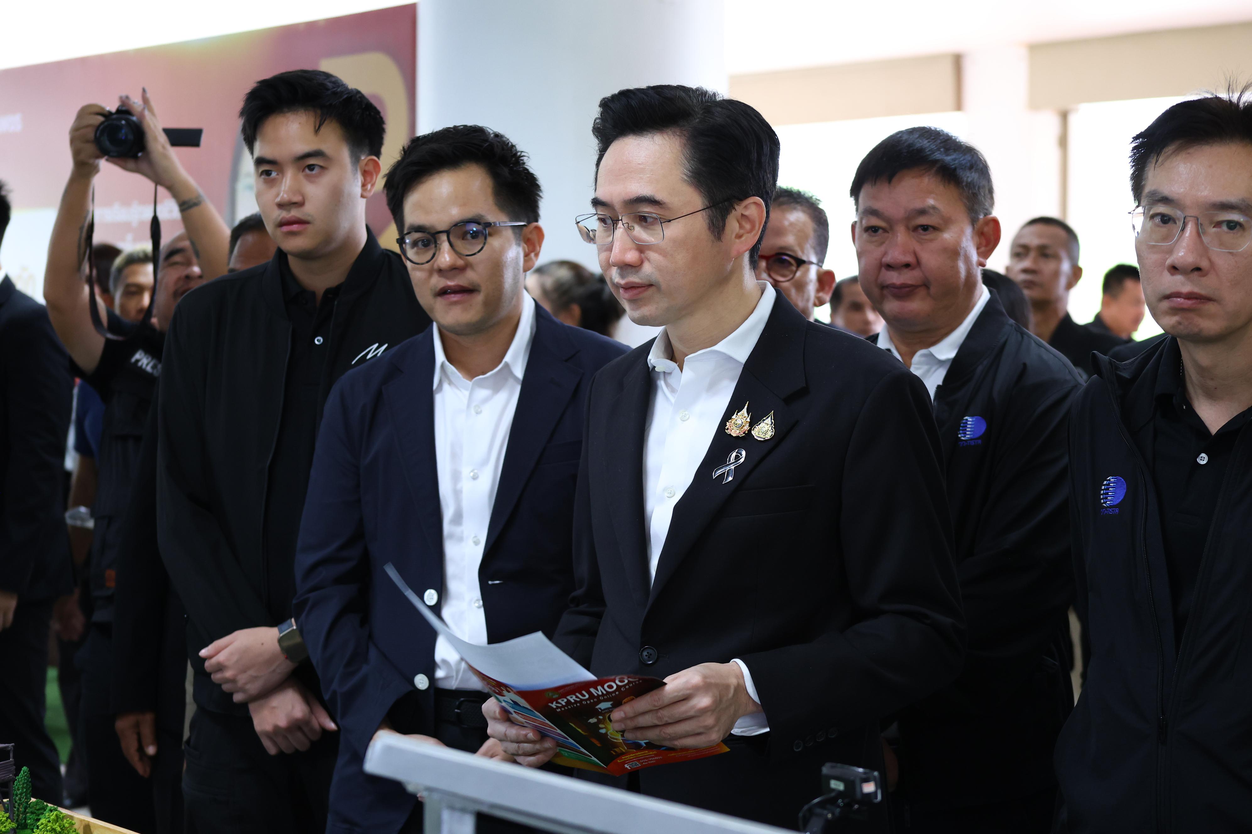 263. การขับเคลื่อนมหาวิทยาลัยราชภัฏสู่การเป็นคลังสมองของจังหวัดด้วยการผลิตบัณฑิต วิจัยและนวัตกรรมที่ตอบโจทย์พื้นที่