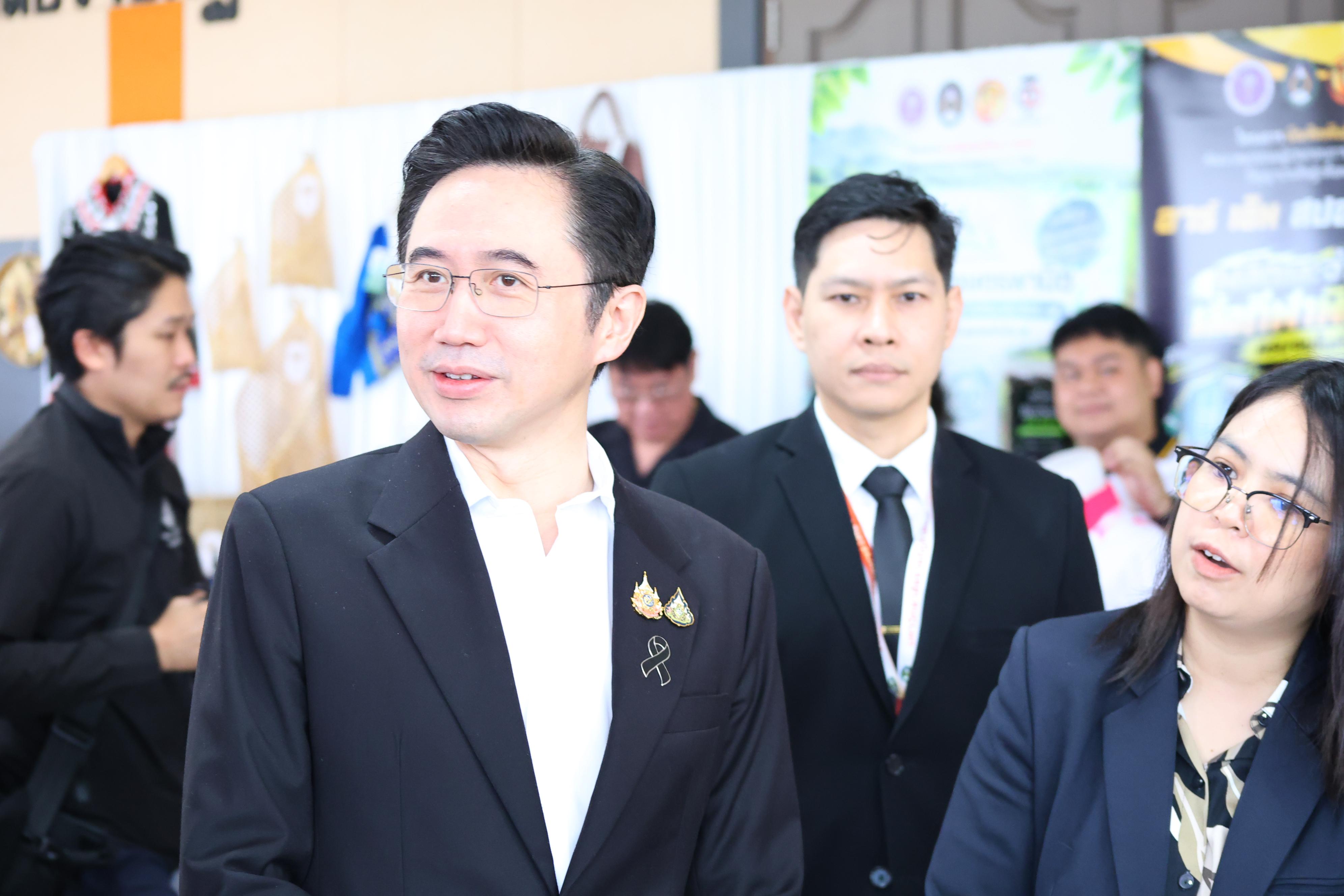 287. การขับเคลื่อนมหาวิทยาลัยราชภัฏสู่การเป็นคลังสมองของจังหวัดด้วยการผลิตบัณฑิต วิจัยและนวัตกรรมที่ตอบโจทย์พื้นที่