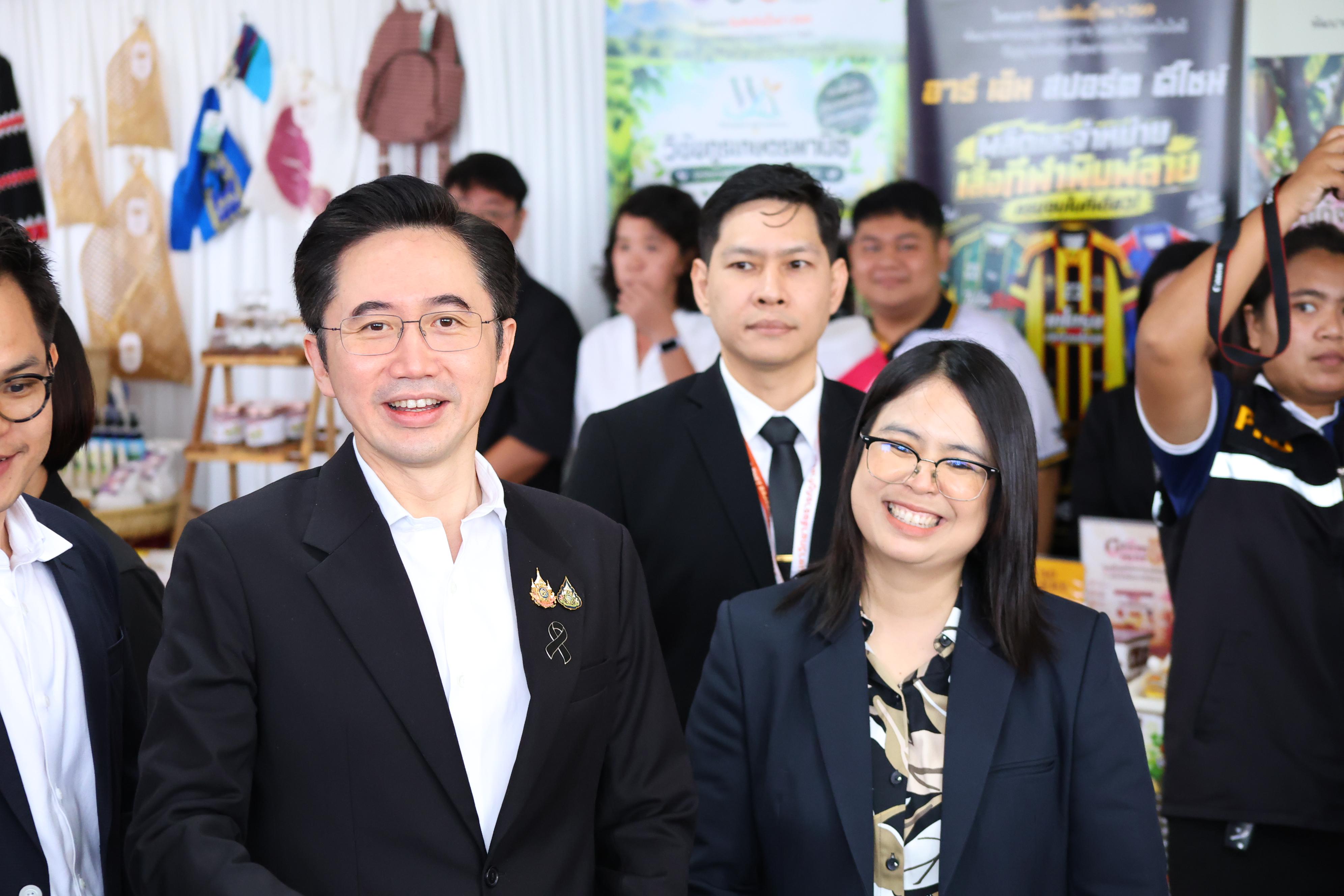 290. การขับเคลื่อนมหาวิทยาลัยราชภัฏสู่การเป็นคลังสมองของจังหวัดด้วยการผลิตบัณฑิต วิจัยและนวัตกรรมที่ตอบโจทย์พื้นที่