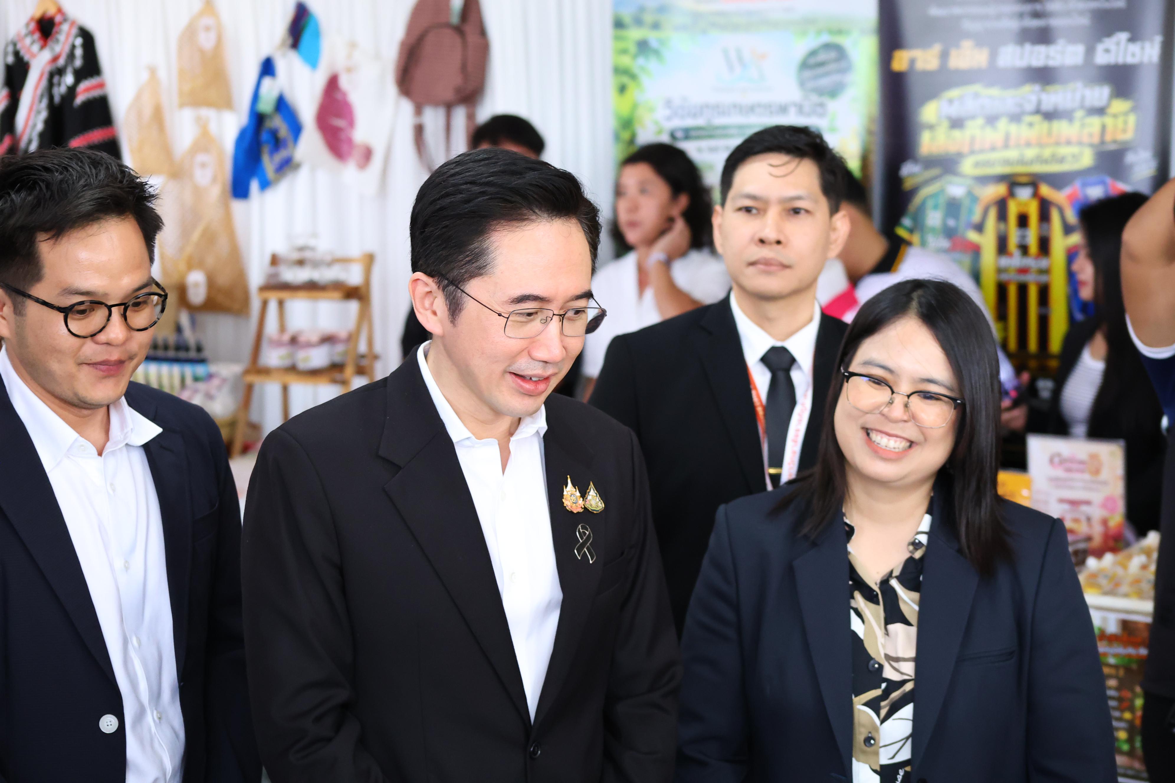 291. การขับเคลื่อนมหาวิทยาลัยราชภัฏสู่การเป็นคลังสมองของจังหวัดด้วยการผลิตบัณฑิต วิจัยและนวัตกรรมที่ตอบโจทย์พื้นที่