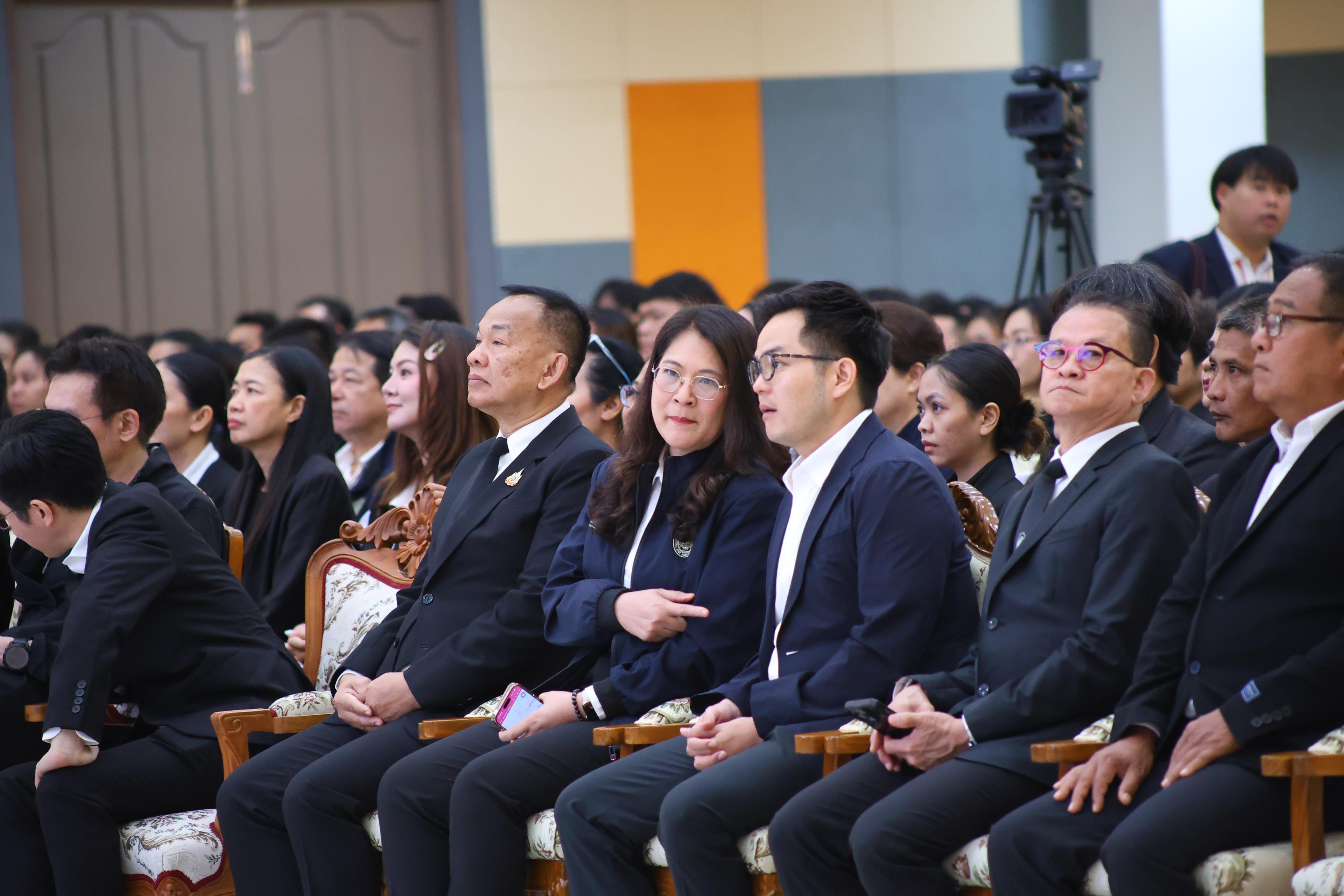 338. การขับเคลื่อนมหาวิทยาลัยราชภัฏสู่การเป็นคลังสมองของจังหวัดด้วยการผลิตบัณฑิต วิจัยและนวัตกรรมที่ตอบโจทย์พื้นที่