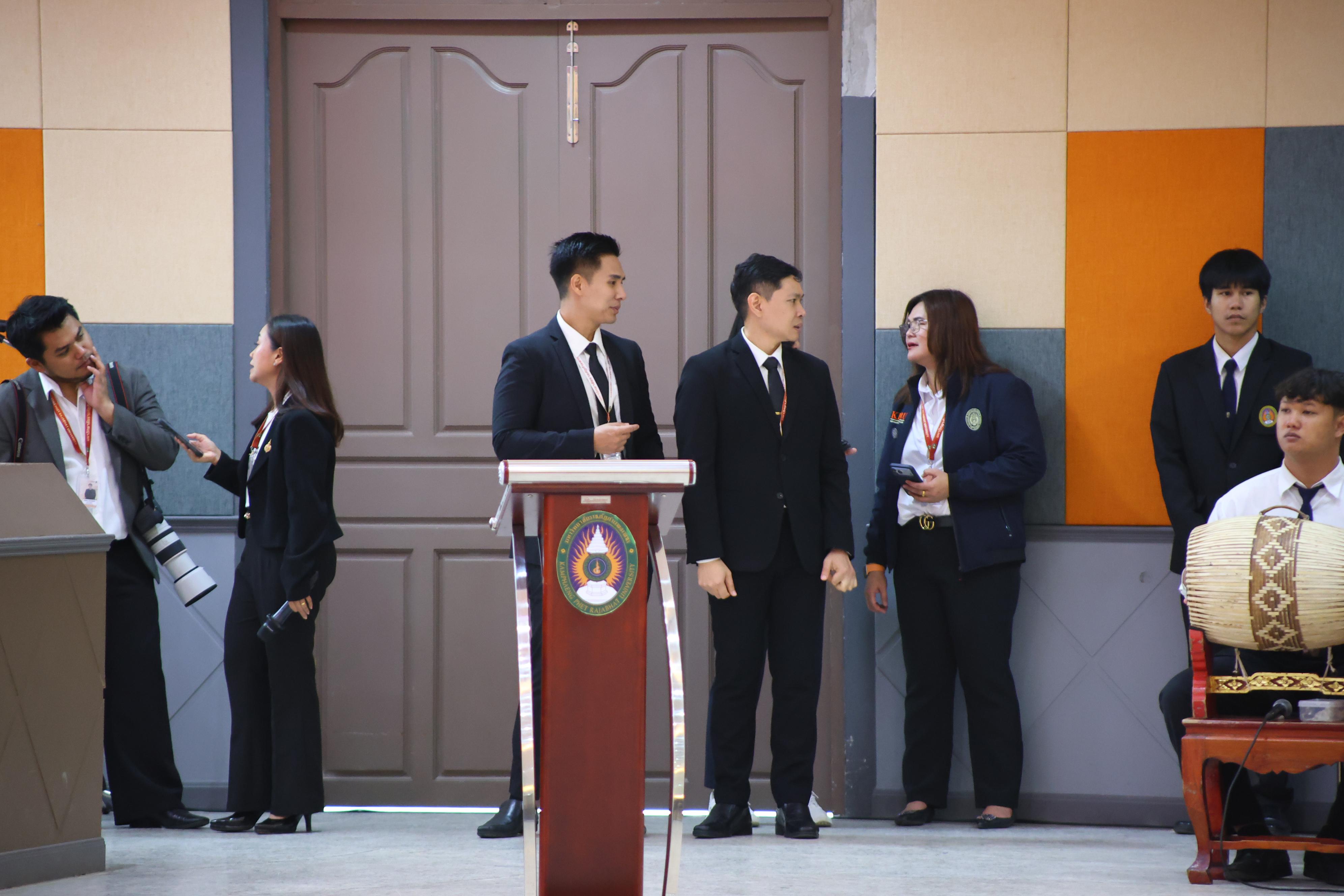 352. การขับเคลื่อนมหาวิทยาลัยราชภัฏสู่การเป็นคลังสมองของจังหวัดด้วยการผลิตบัณฑิต วิจัยและนวัตกรรมที่ตอบโจทย์พื้นที่