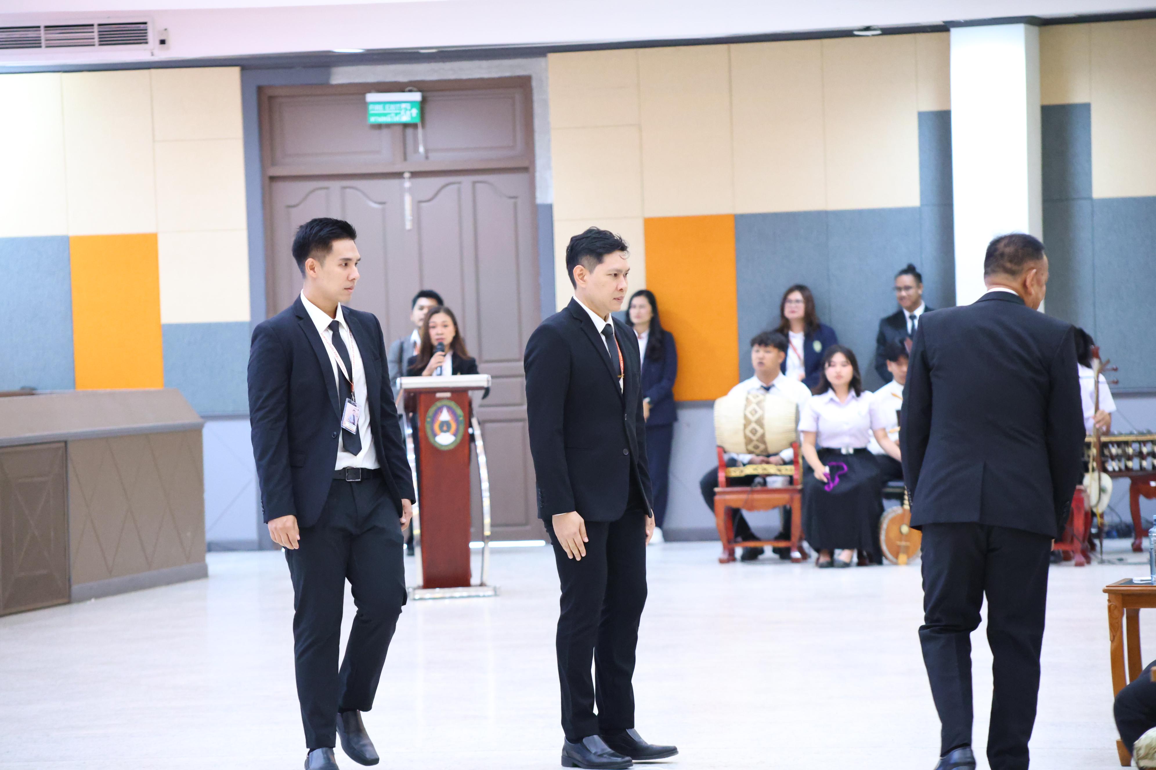 357. การขับเคลื่อนมหาวิทยาลัยราชภัฏสู่การเป็นคลังสมองของจังหวัดด้วยการผลิตบัณฑิต วิจัยและนวัตกรรมที่ตอบโจทย์พื้นที่