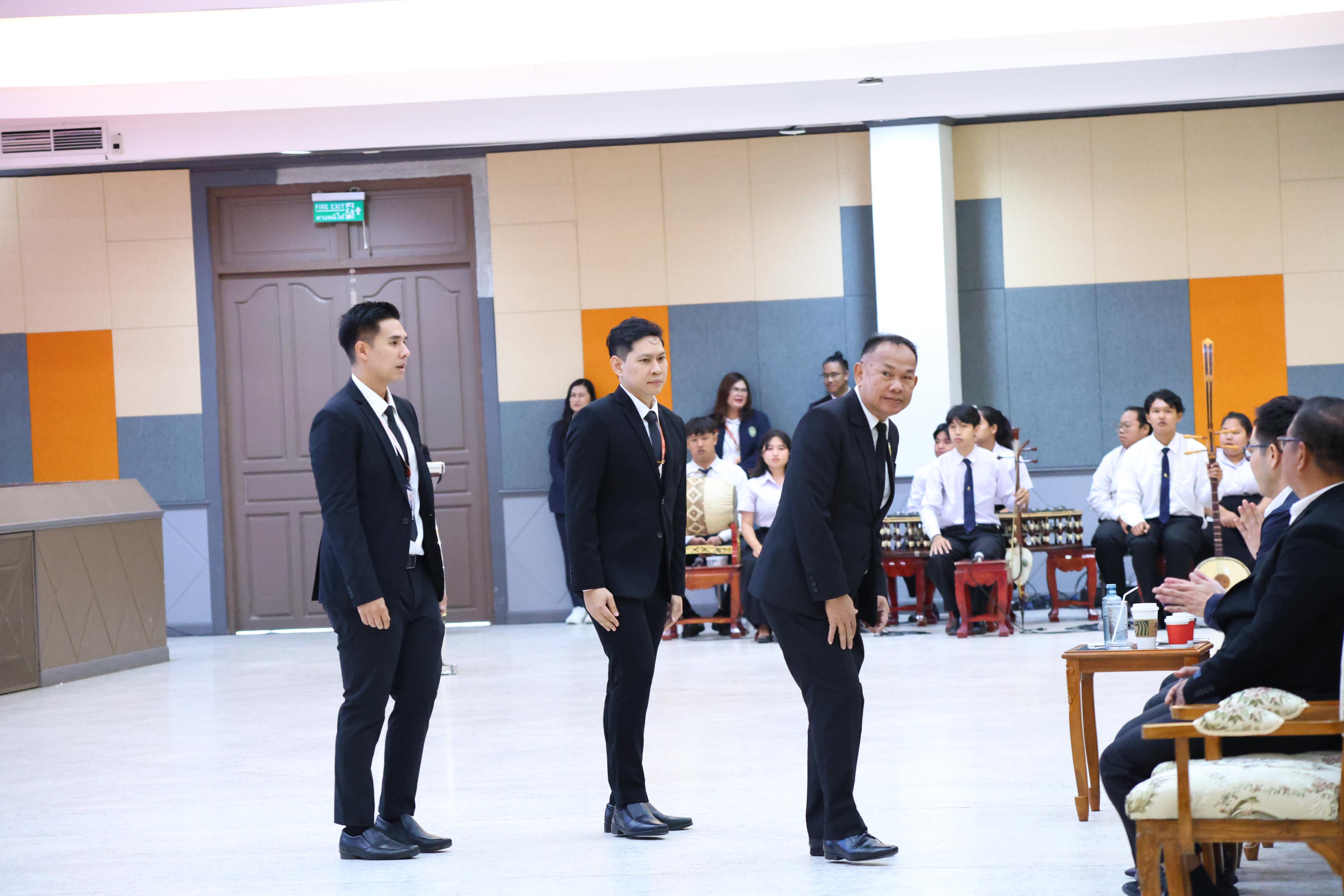 358. การขับเคลื่อนมหาวิทยาลัยราชภัฏสู่การเป็นคลังสมองของจังหวัดด้วยการผลิตบัณฑิต วิจัยและนวัตกรรมที่ตอบโจทย์พื้นที่