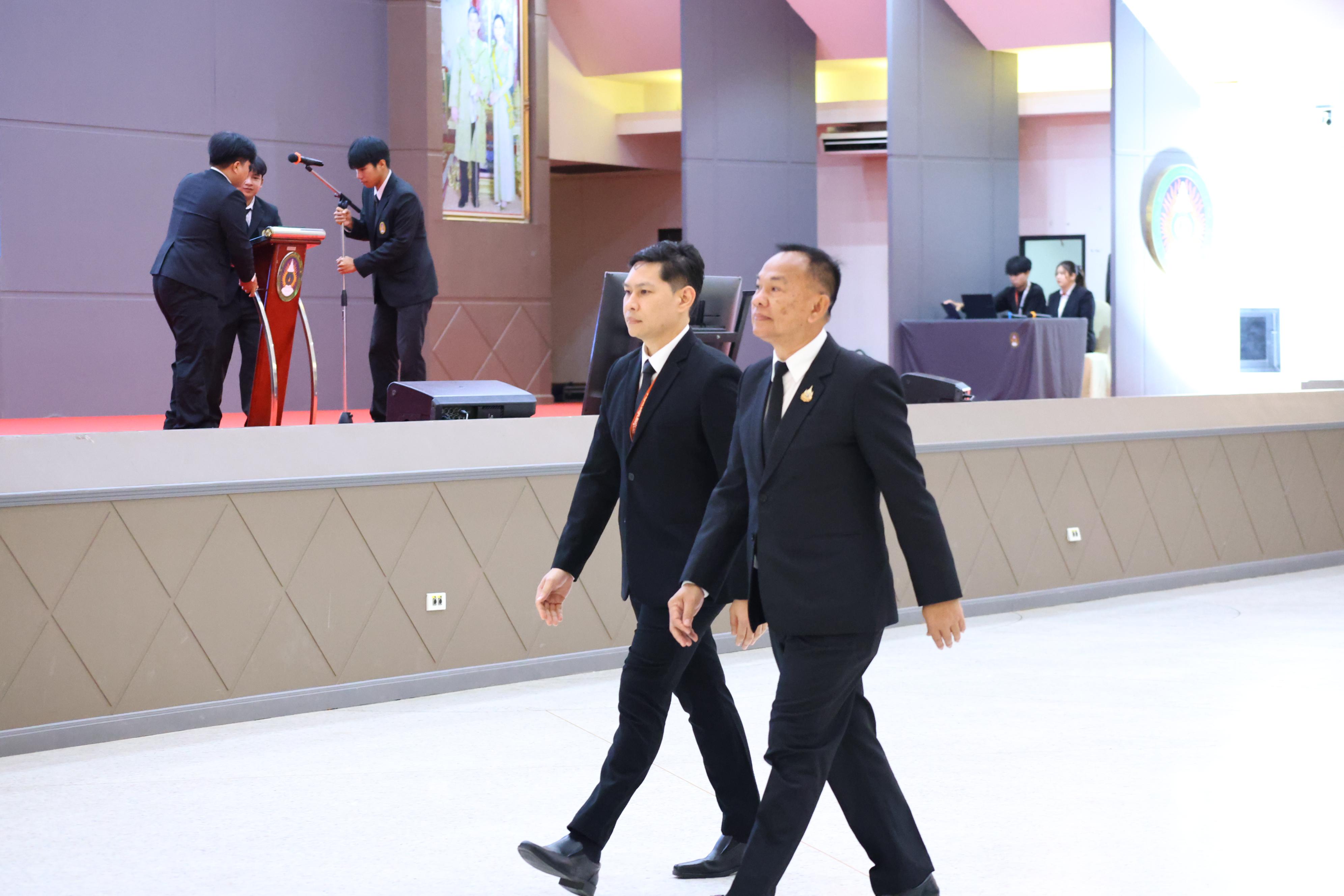 361. การขับเคลื่อนมหาวิทยาลัยราชภัฏสู่การเป็นคลังสมองของจังหวัดด้วยการผลิตบัณฑิต วิจัยและนวัตกรรมที่ตอบโจทย์พื้นที่