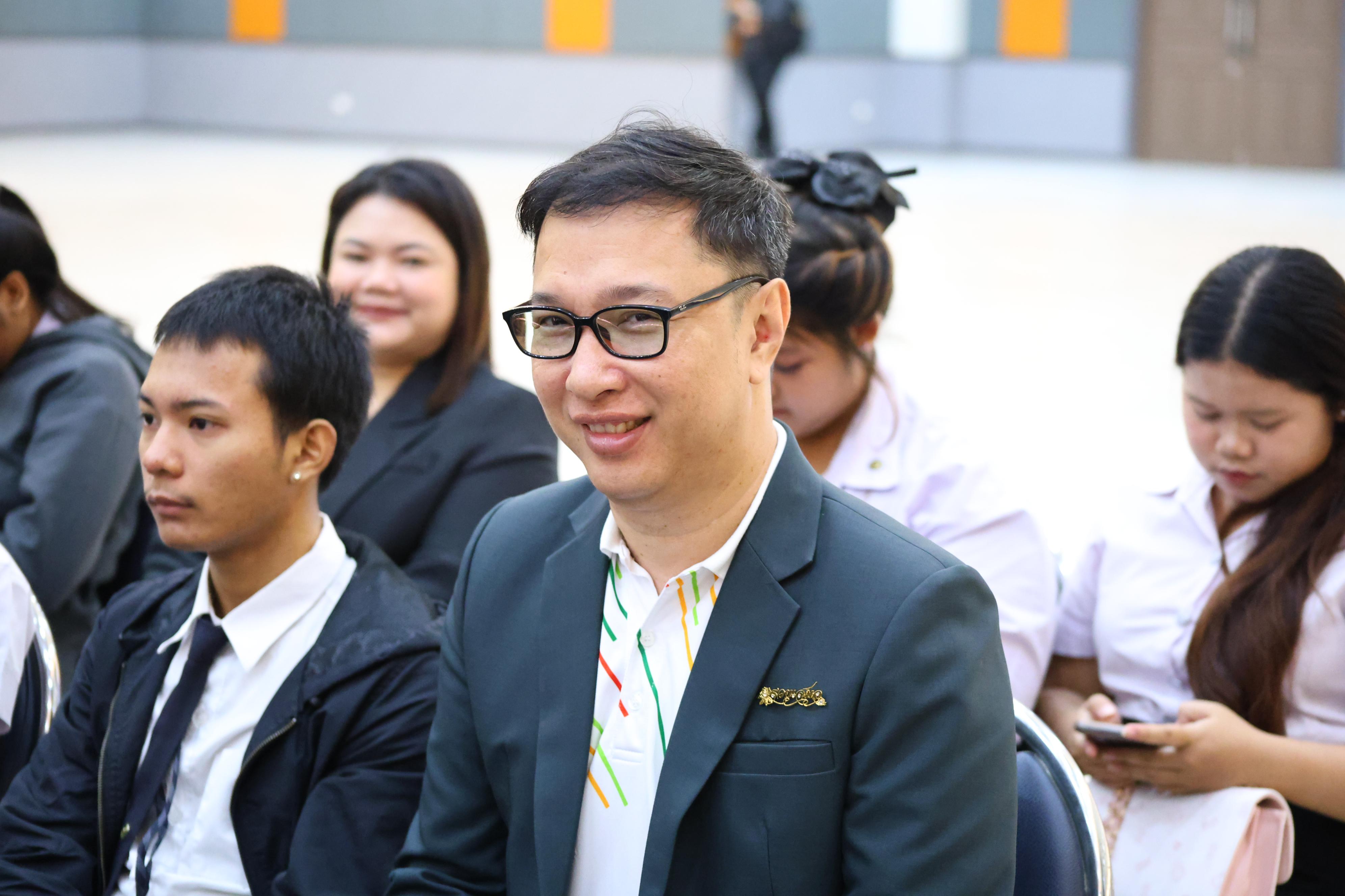 375. การขับเคลื่อนมหาวิทยาลัยราชภัฏสู่การเป็นคลังสมองของจังหวัดด้วยการผลิตบัณฑิต วิจัยและนวัตกรรมที่ตอบโจทย์พื้นที่