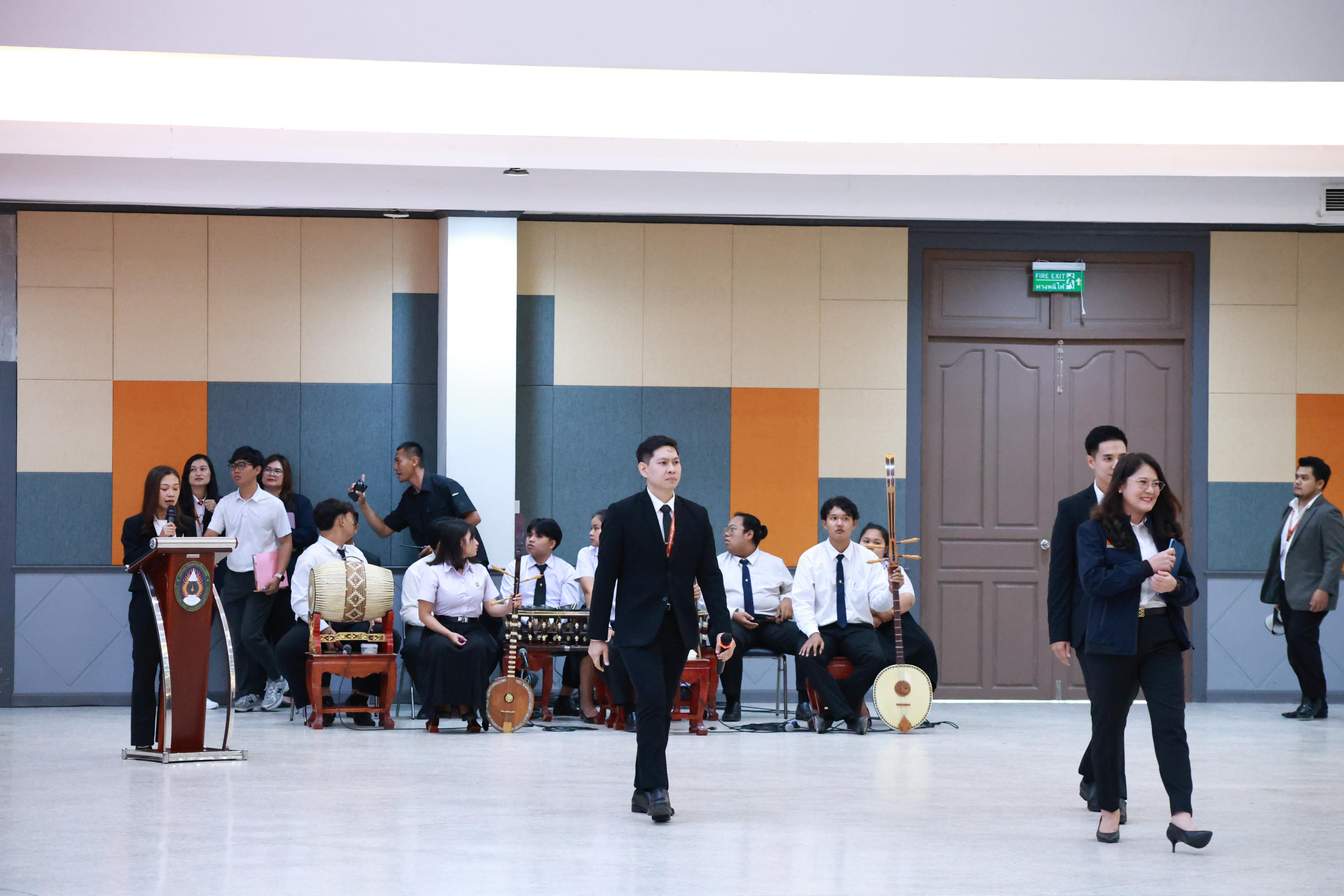 388. การขับเคลื่อนมหาวิทยาลัยราชภัฏสู่การเป็นคลังสมองของจังหวัดด้วยการผลิตบัณฑิต วิจัยและนวัตกรรมที่ตอบโจทย์พื้นที่