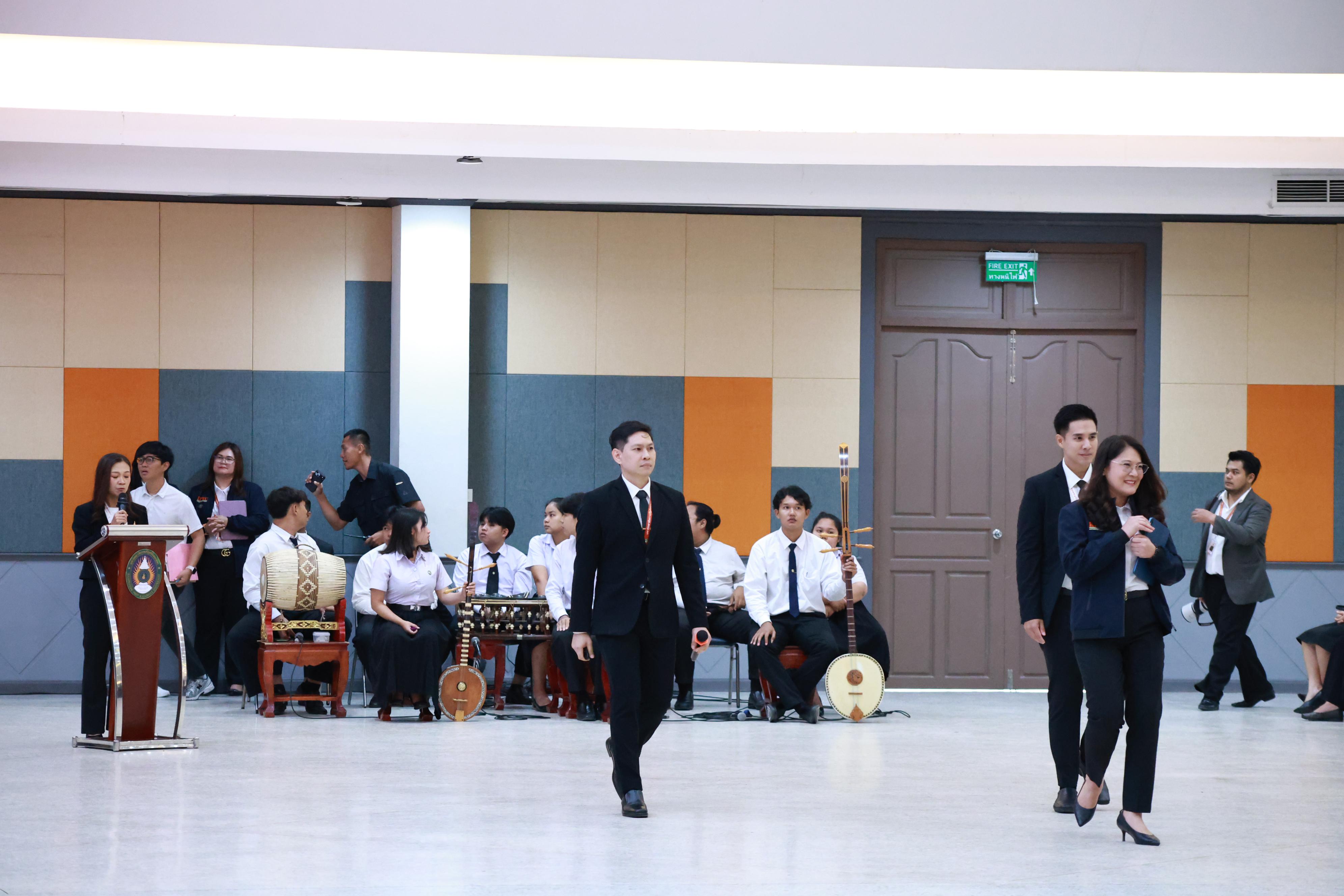 389. การขับเคลื่อนมหาวิทยาลัยราชภัฏสู่การเป็นคลังสมองของจังหวัดด้วยการผลิตบัณฑิต วิจัยและนวัตกรรมที่ตอบโจทย์พื้นที่