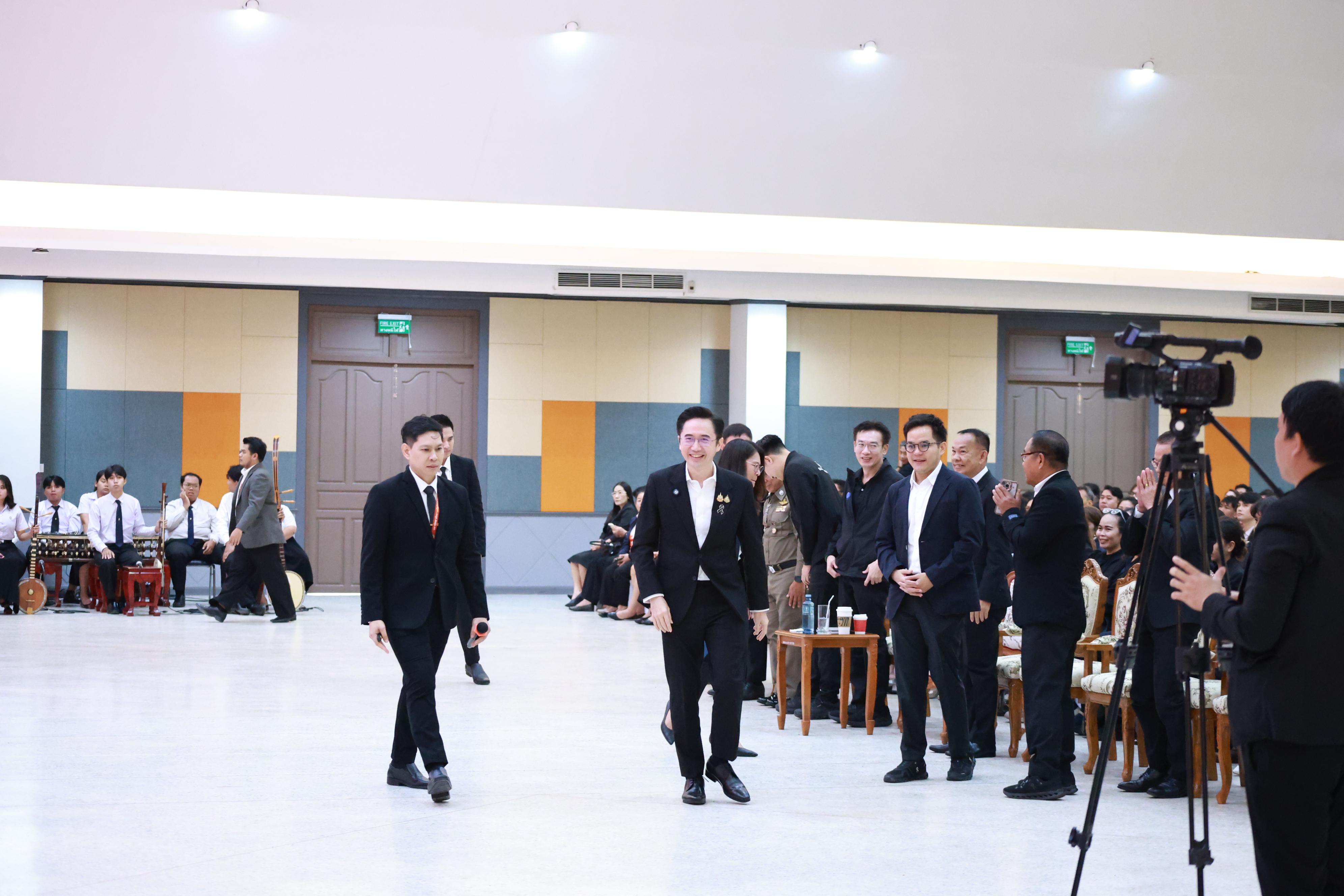 391. การขับเคลื่อนมหาวิทยาลัยราชภัฏสู่การเป็นคลังสมองของจังหวัดด้วยการผลิตบัณฑิต วิจัยและนวัตกรรมที่ตอบโจทย์พื้นที่