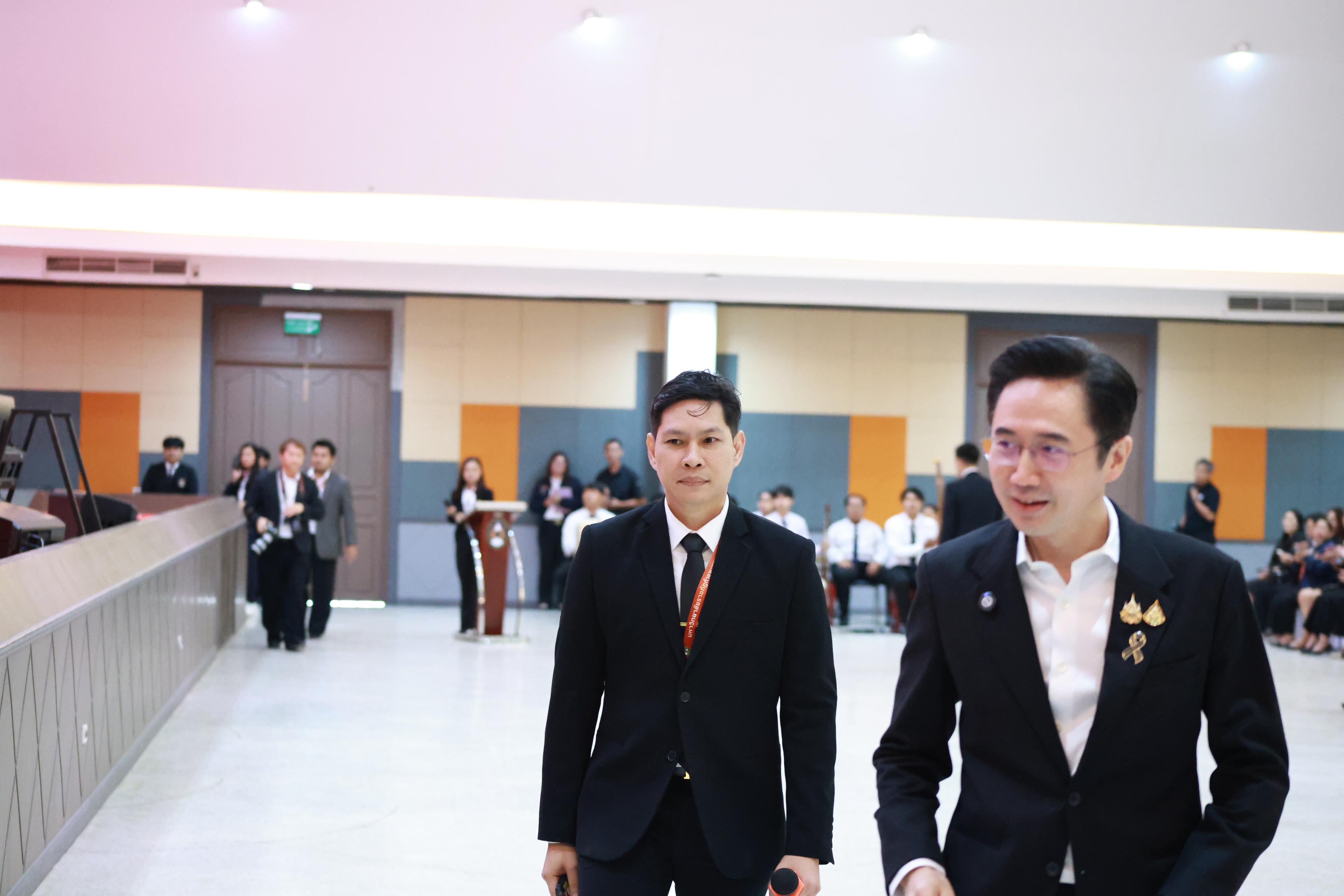 393. การขับเคลื่อนมหาวิทยาลัยราชภัฏสู่การเป็นคลังสมองของจังหวัดด้วยการผลิตบัณฑิต วิจัยและนวัตกรรมที่ตอบโจทย์พื้นที่