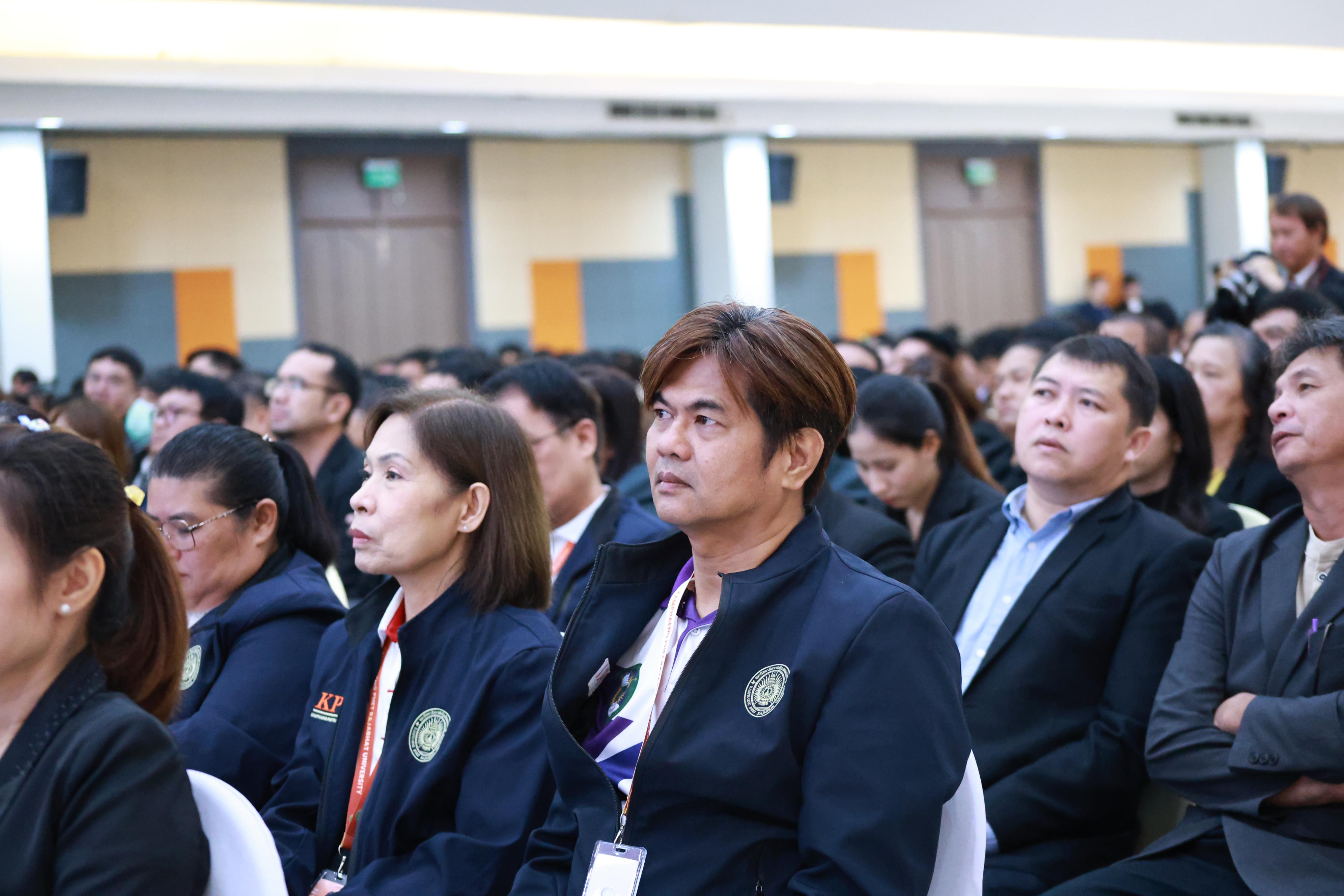 406. การขับเคลื่อนมหาวิทยาลัยราชภัฏสู่การเป็นคลังสมองของจังหวัดด้วยการผลิตบัณฑิต วิจัยและนวัตกรรมที่ตอบโจทย์พื้นที่