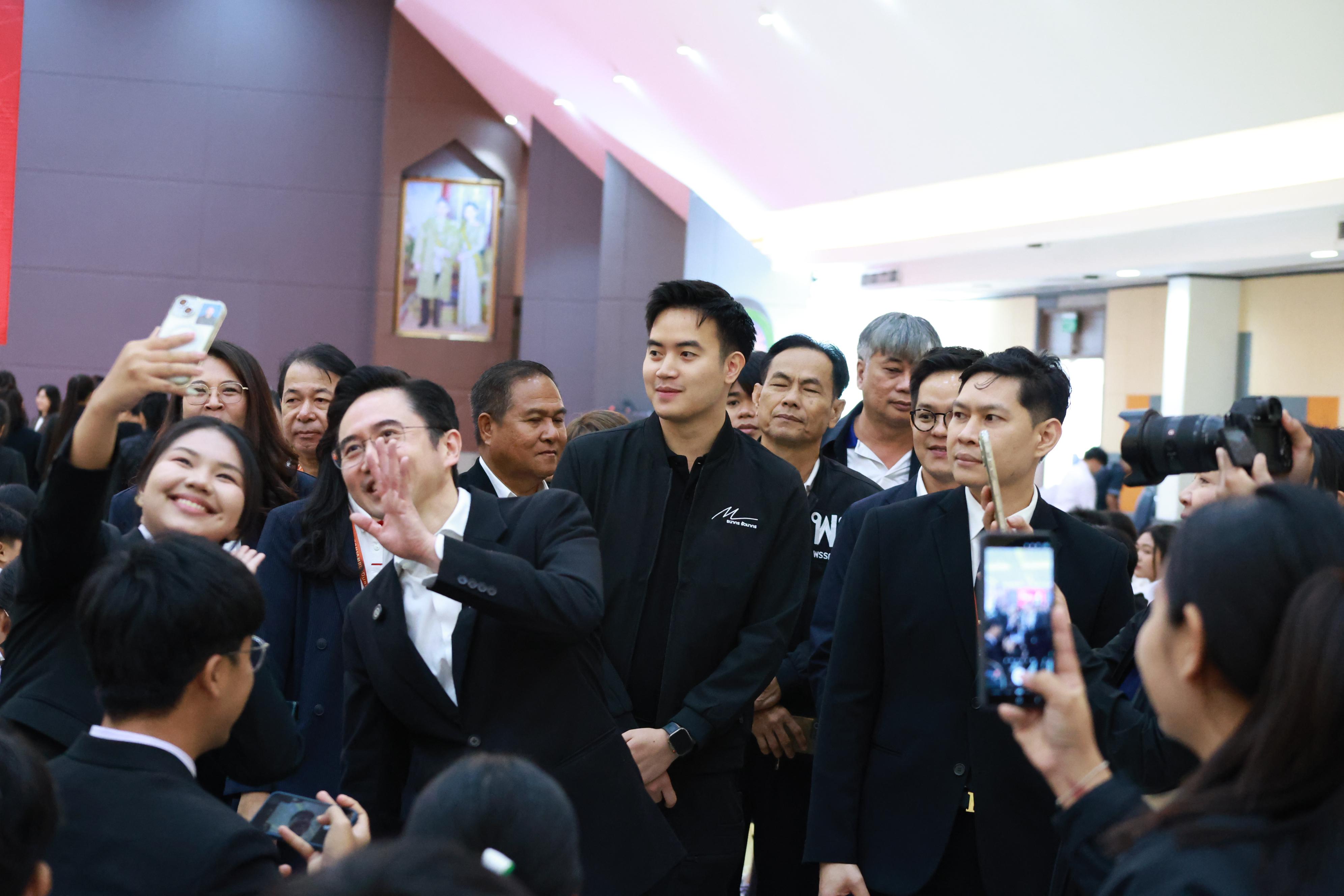 443. การขับเคลื่อนมหาวิทยาลัยราชภัฏสู่การเป็นคลังสมองของจังหวัดด้วยการผลิตบัณฑิต วิจัยและนวัตกรรมที่ตอบโจทย์พื้นที่