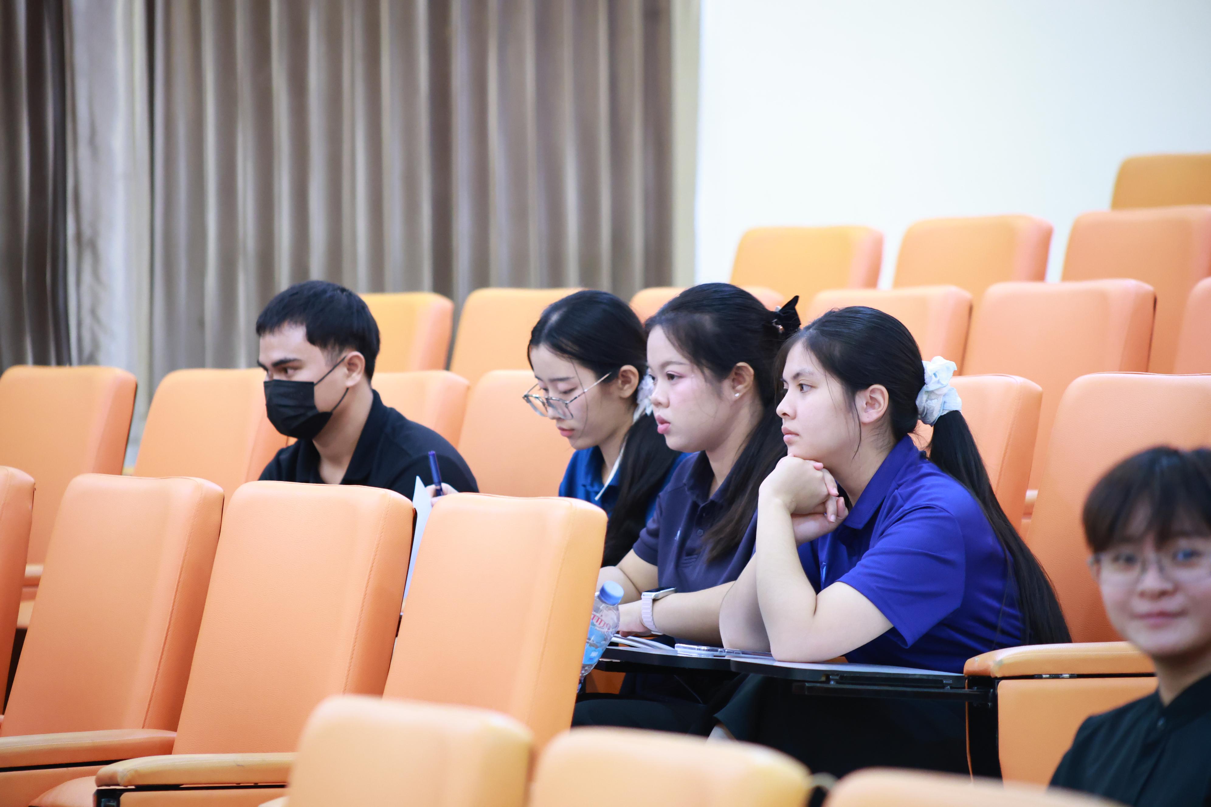 3. ปฐมนิเทศก่อนออกฝึกประสบการวิชาชีพสำหรับนักศึกป.วิชาชีพ
