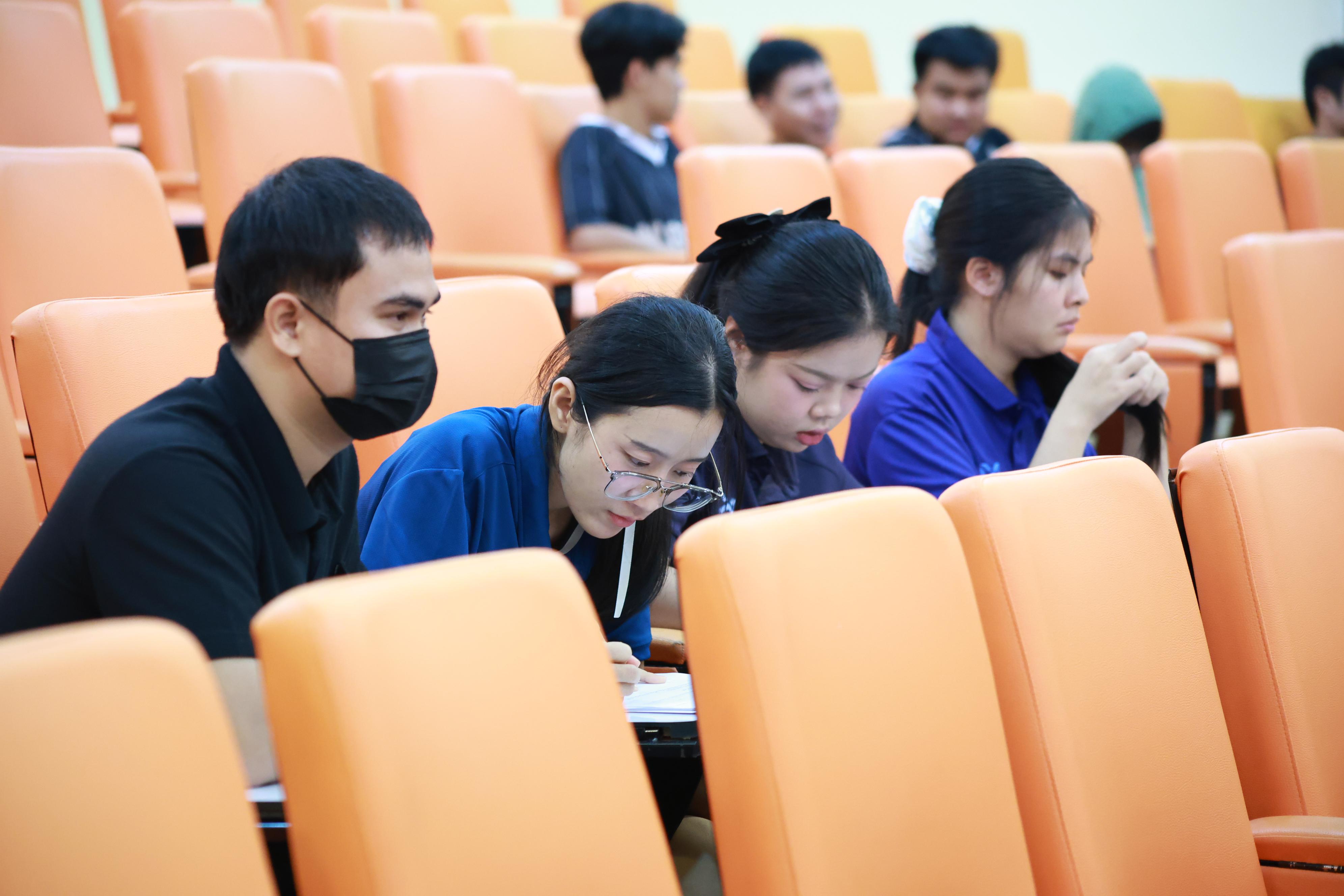 22. กิจกรรมปฐมนิเทศก่อนออกฝึกประสบการณ์วิชาชีพของนักศึกษาหลักสูตรประกาศนียบัตรบัณฑิต สาขาวิชาชีพครู