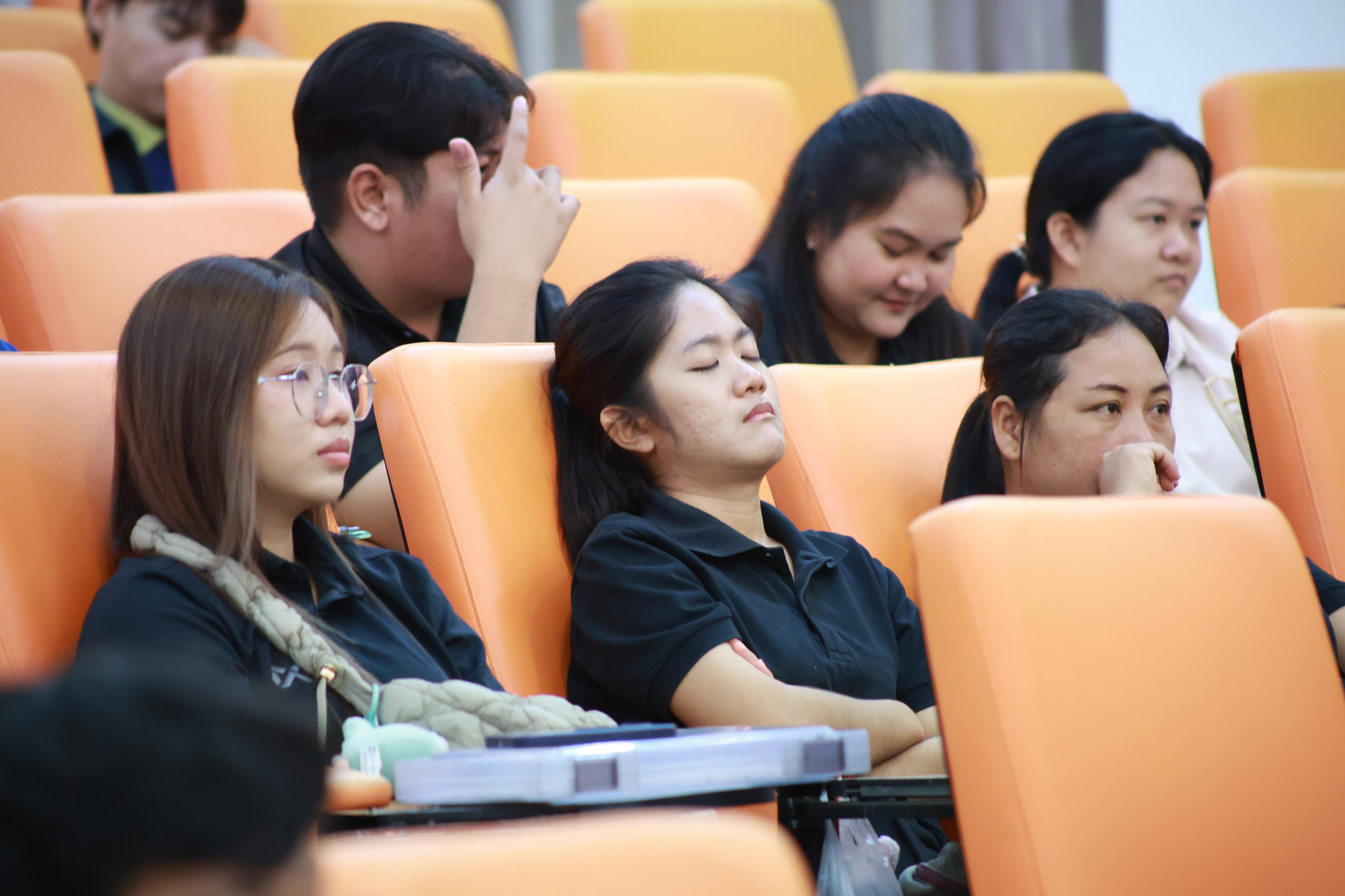 27. กิจกรรมปฐมนิเทศก่อนออกฝึกประสบการณ์วิชาชีพของนักศึกษาหลักสูตรประกาศนียบัตรบัณฑิต สาขาวิชาชีพครู