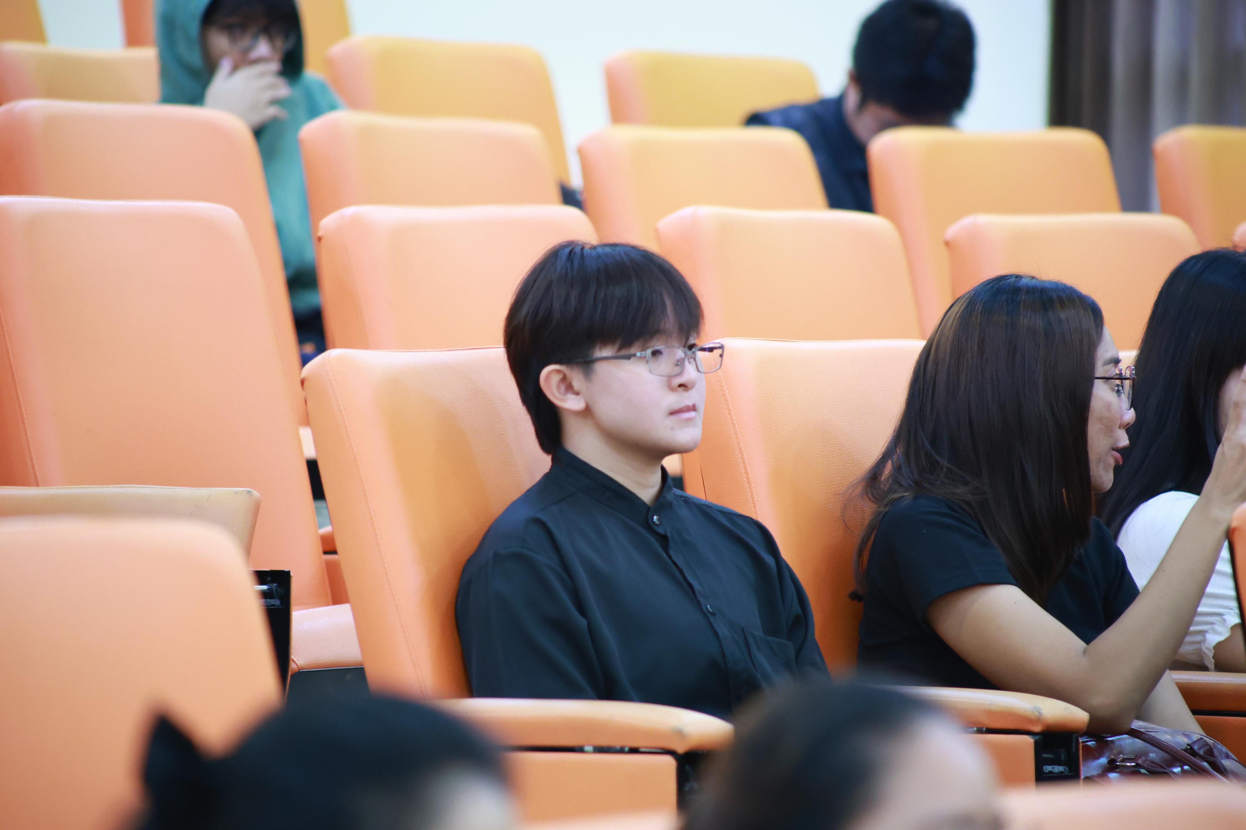 33. กิจกรรมปฐมนิเทศก่อนออกฝึกประสบการณ์วิชาชีพของนักศึกษาหลักสูตรประกาศนียบัตรบัณฑิต สาขาวิชาชีพครู