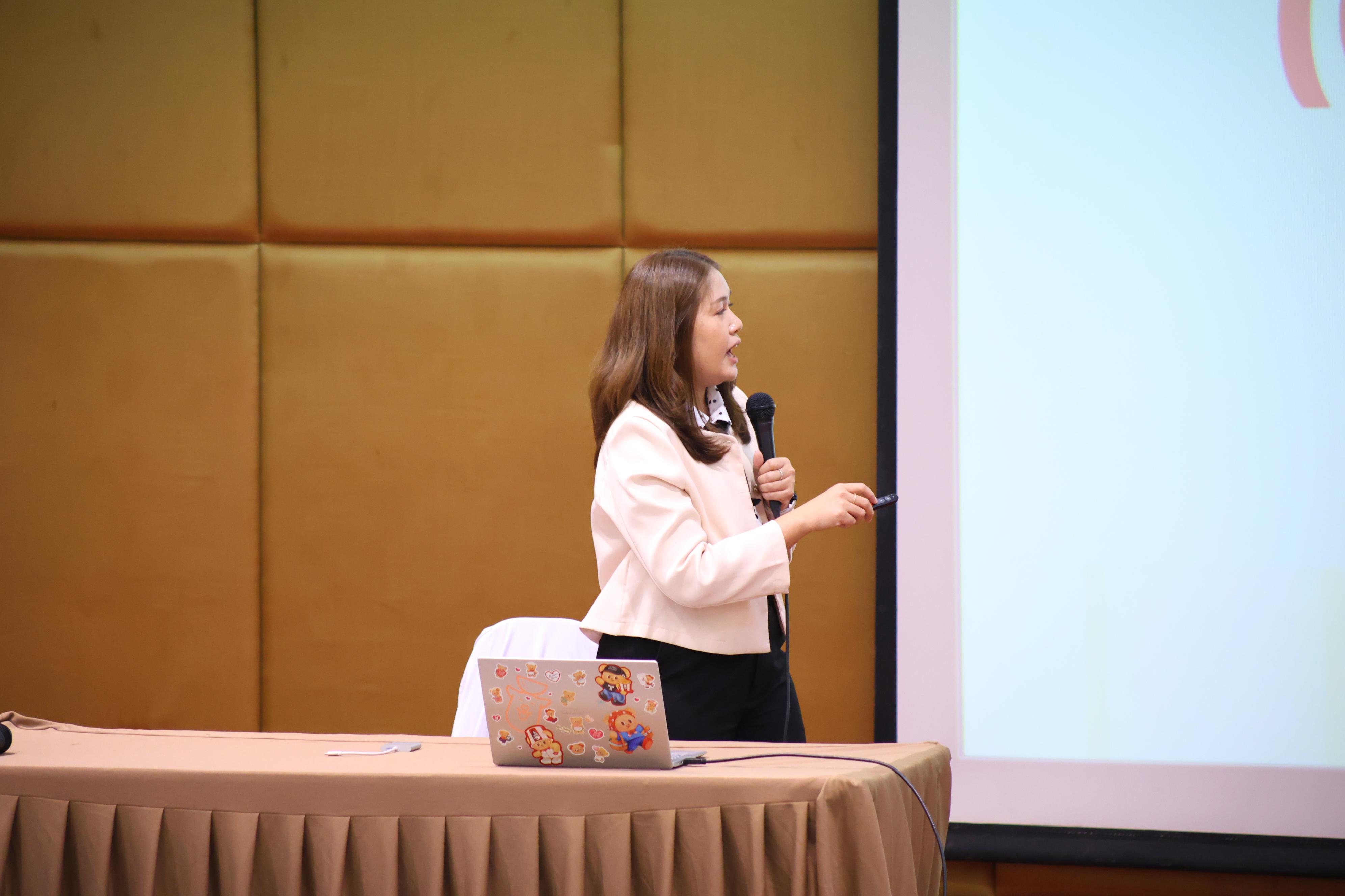 40. กิจกรรมปฐมนิเทศก่อนออกฝึกประสบการณ์วิชาชีพของนักศึกษาหลักสูตรประกาศนียบัตรบัณฑิต สาขาวิชาชีพครู