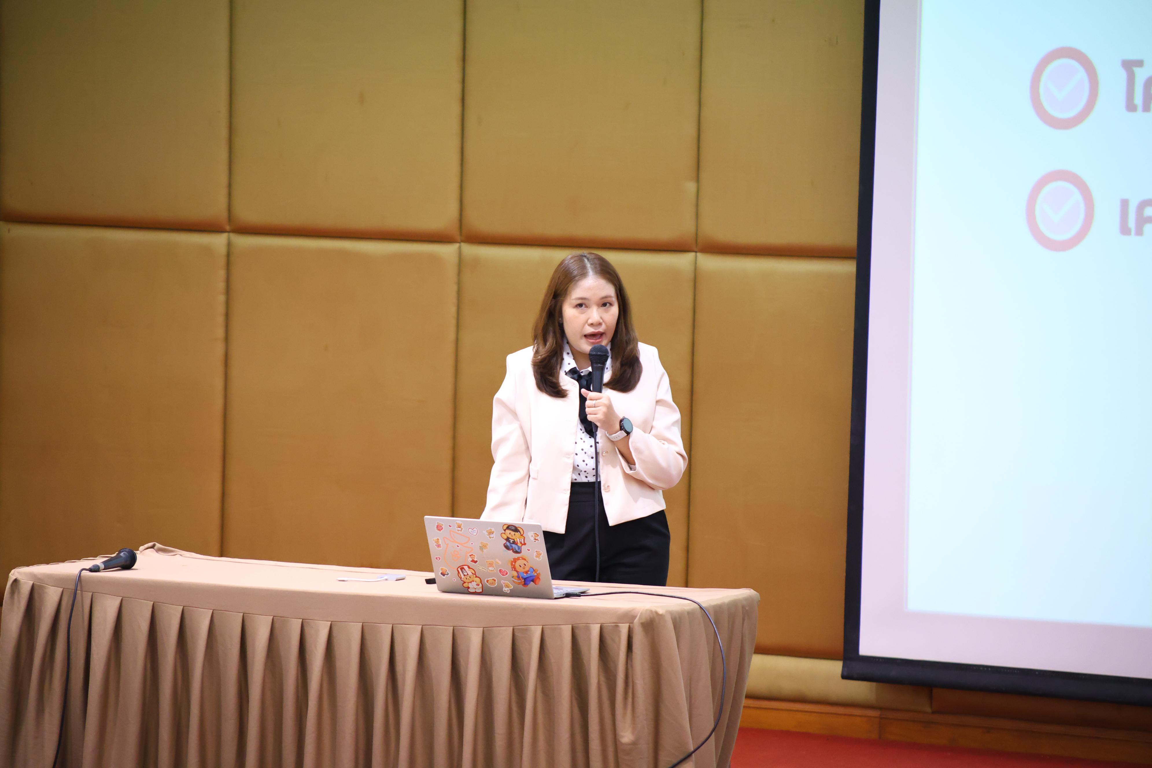 43. กิจกรรมปฐมนิเทศก่อนออกฝึกประสบการณ์วิชาชีพของนักศึกษาหลักสูตรประกาศนียบัตรบัณฑิต สาขาวิชาชีพครู