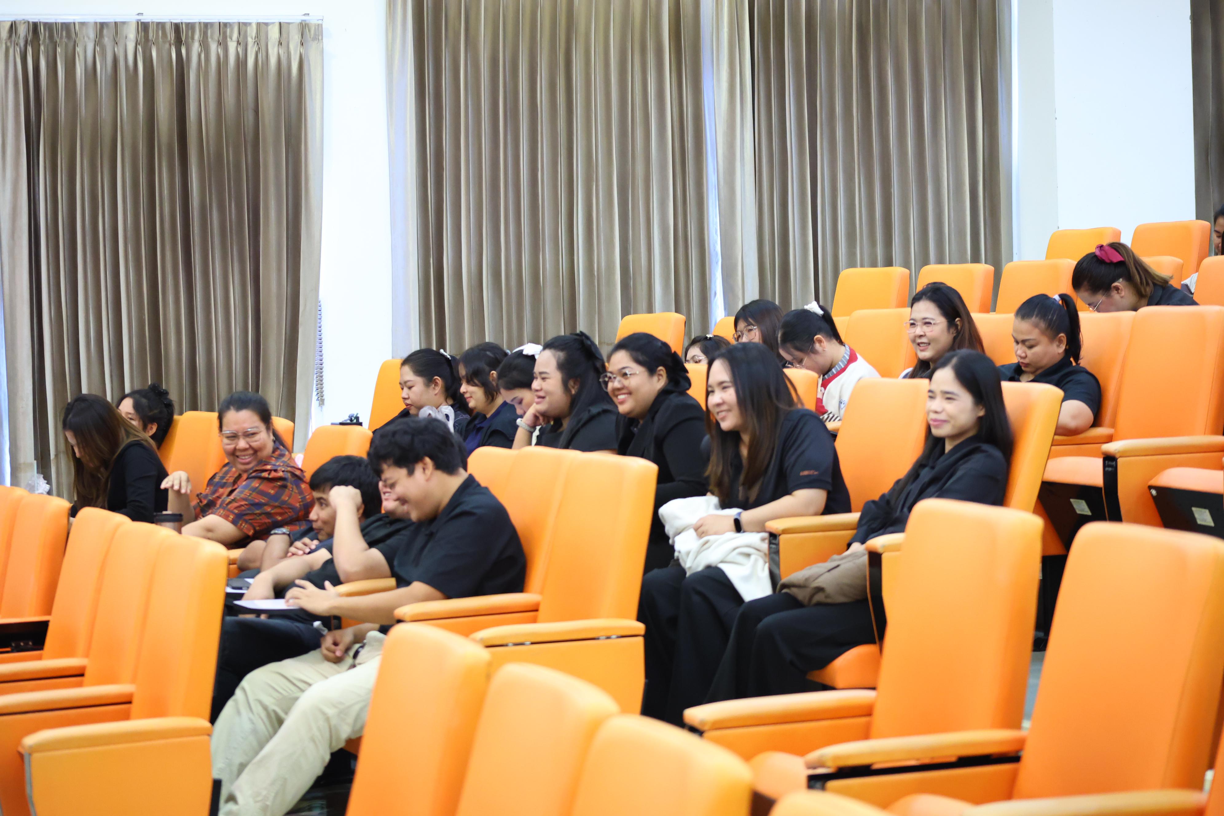 52. กิจกรรมปฐมนิเทศก่อนออกฝึกประสบการณ์วิชาชีพของนักศึกษาหลักสูตรประกาศนียบัตรบัณฑิต สาขาวิชาชีพครู