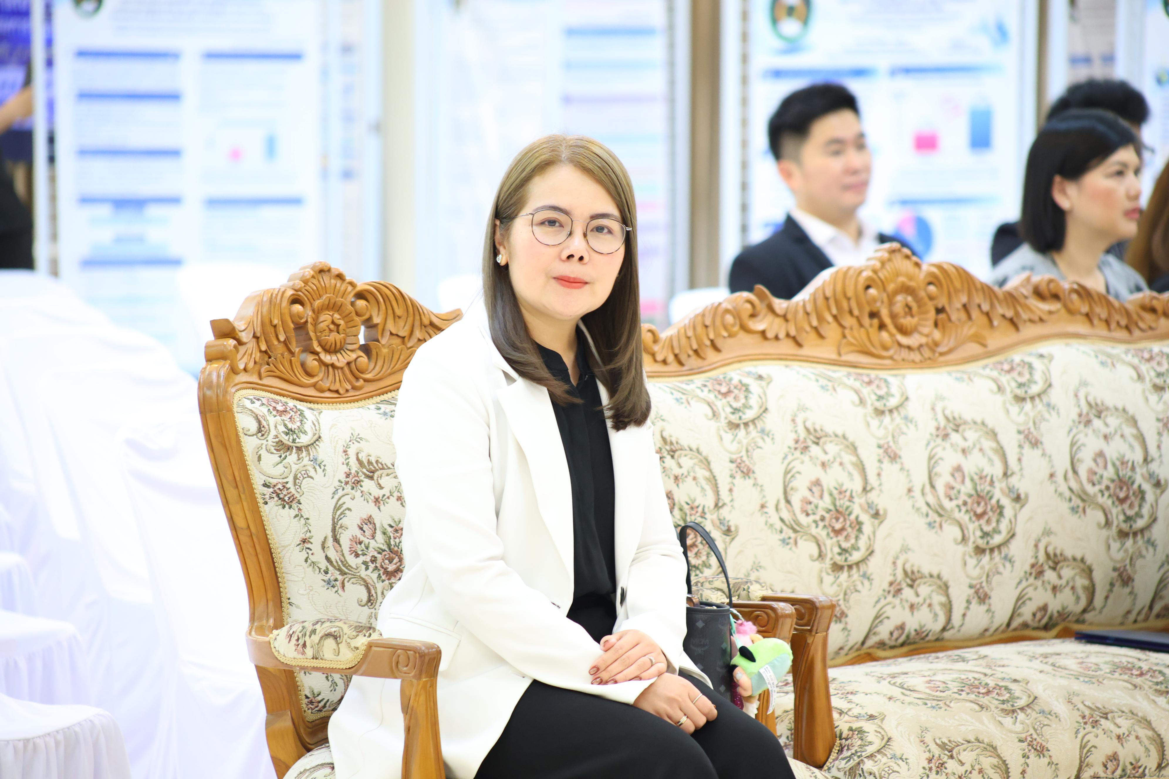 43. กิจกกรรมสัมมนาเป็นหมู่คณะหลังการฝึกประสบการณ์วิชาชีพครูและนำเสนอนวัฒกรรมการจัดการเรียนการสอน