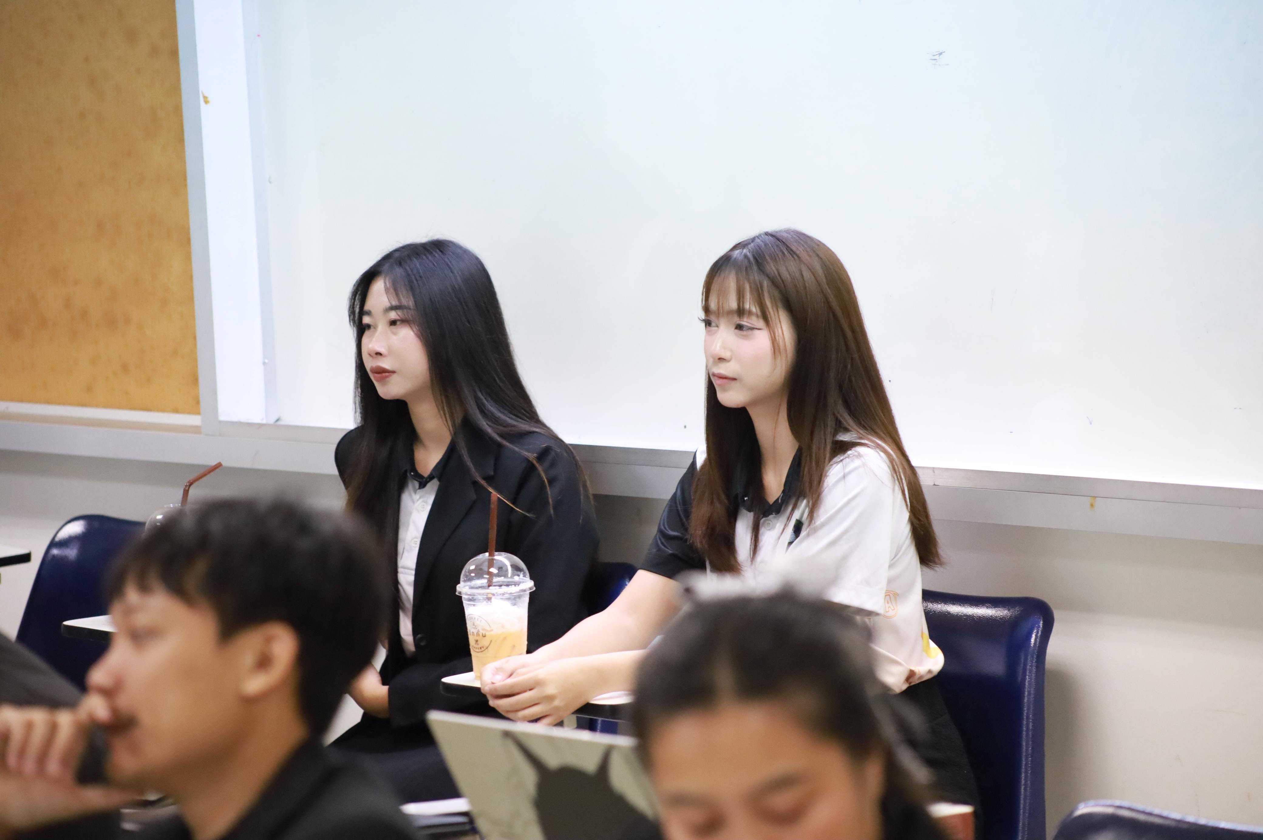 106. กิจกกรรมสัมมนาเป็นหมู่คณะหลังการฝึกประสบการณ์วิชาชีพครูและนำเสนอนวัฒกรรมการจัดการเรียนการสอน