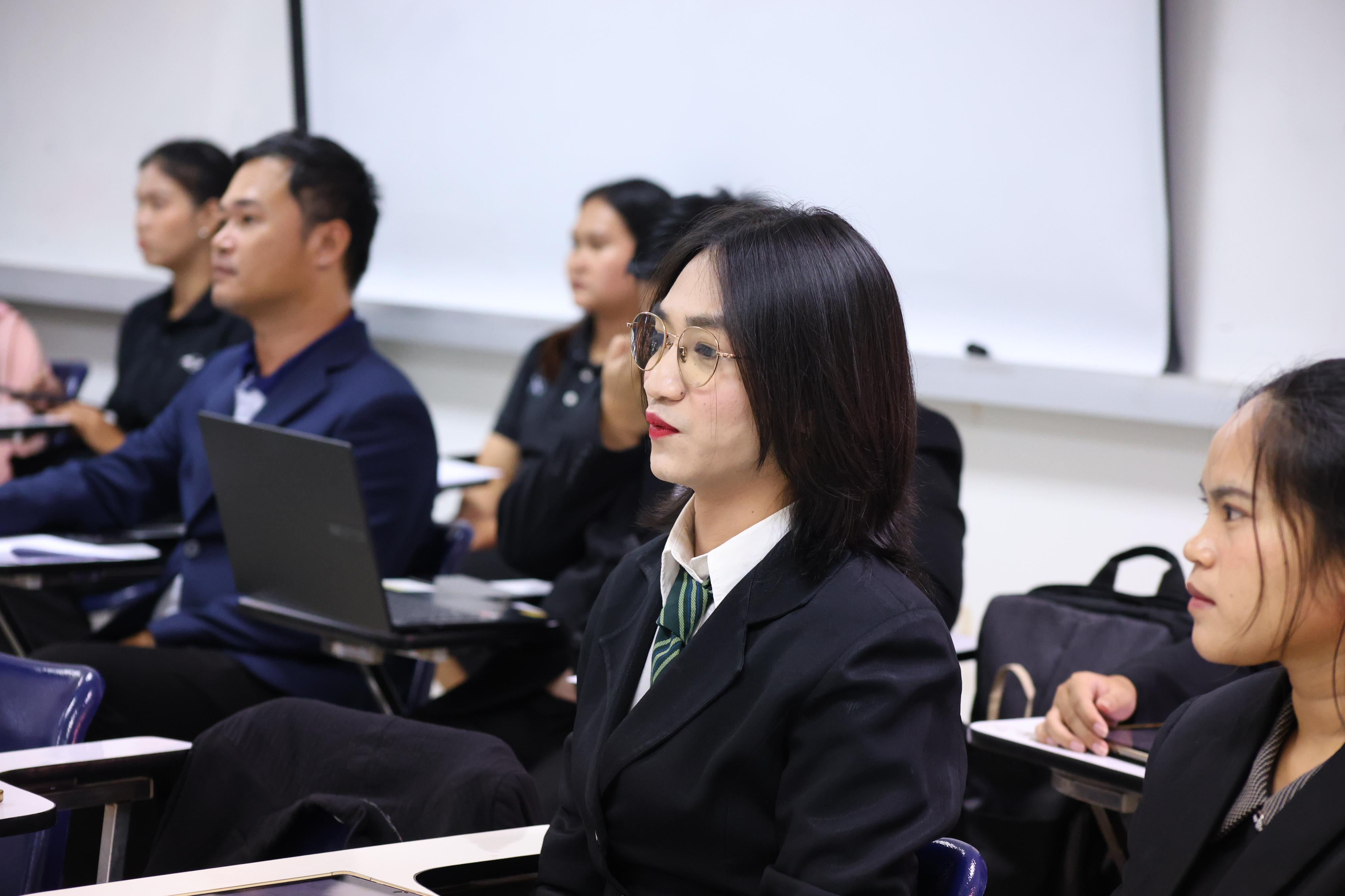 142. กิจกกรรมสัมมนาเป็นหมู่คณะหลังการฝึกประสบการณ์วิชาชีพครูและนำเสนอนวัฒกรรมการจัดการเรียนการสอน