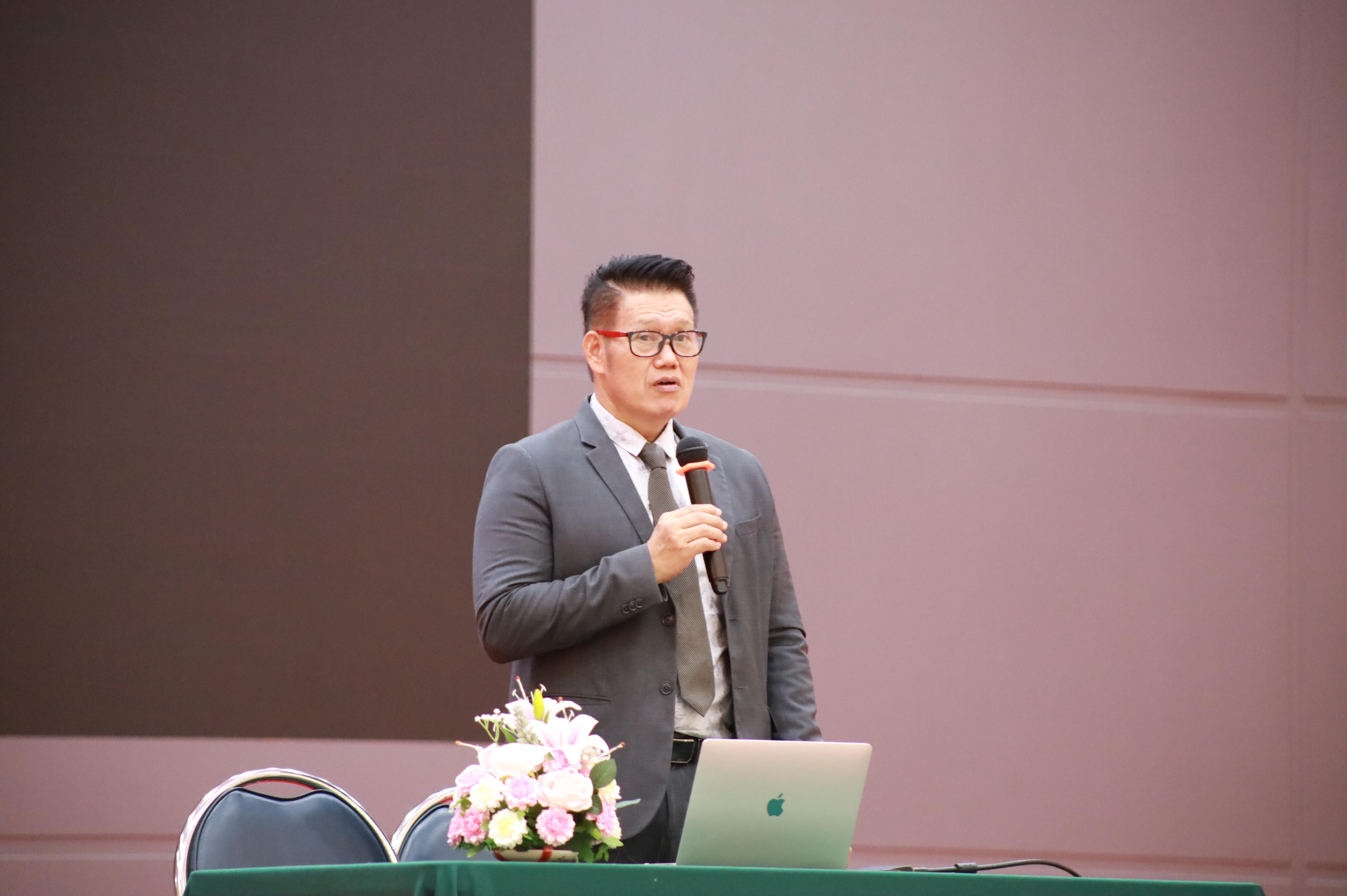 43. กิจกรรมอบรมสัมนาเชิงปฏิบัติการเขียนบทความและนำเสนอนวัฒกรรมทางการศึกษาสำหรับนักศึกชั้นปีที่ 4 (ครูนักนวัฒกรรม)