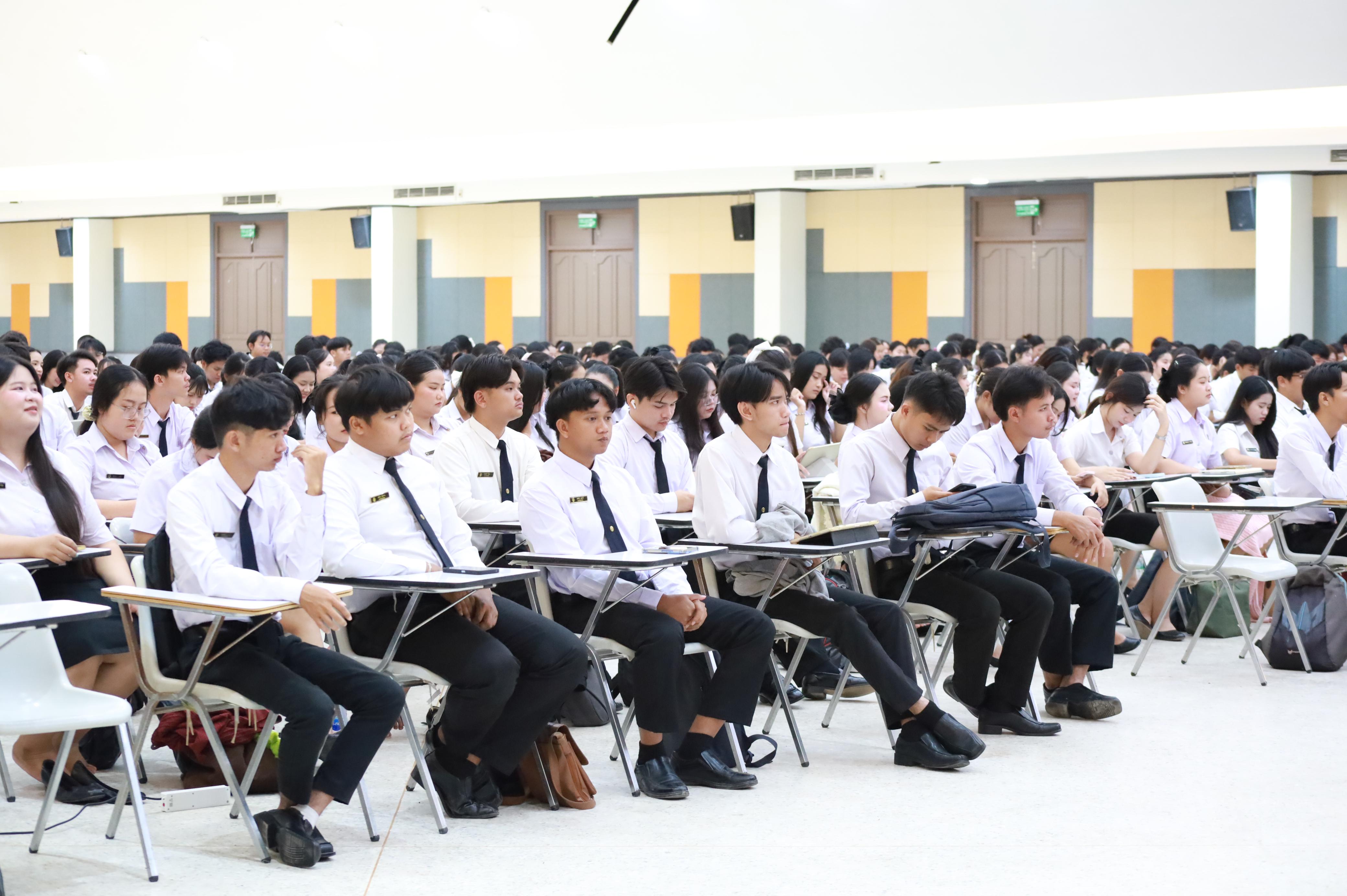 45. กิจกรรมอบรมสัมนาเชิงปฏิบัติการเขียนบทความและนำเสนอนวัฒกรรมทางการศึกษาสำหรับนักศึกชั้นปีที่ 4 (ครูนักนวัฒกรรม)