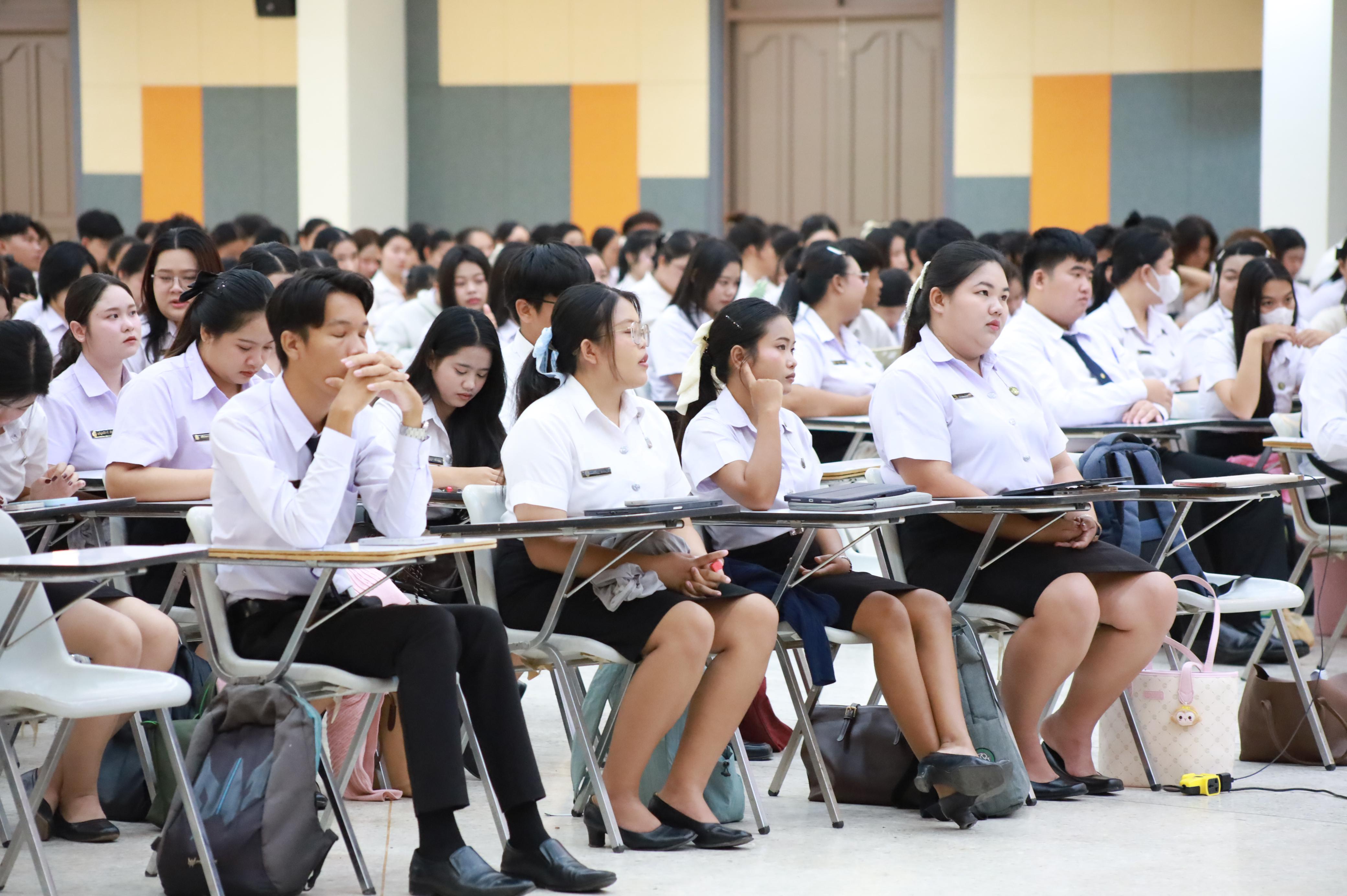47. กิจกรรมอบรมสัมนาเชิงปฏิบัติการเขียนบทความและนำเสนอนวัฒกรรมทางการศึกษาสำหรับนักศึกชั้นปีที่ 4 (ครูนักนวัฒกรรม)