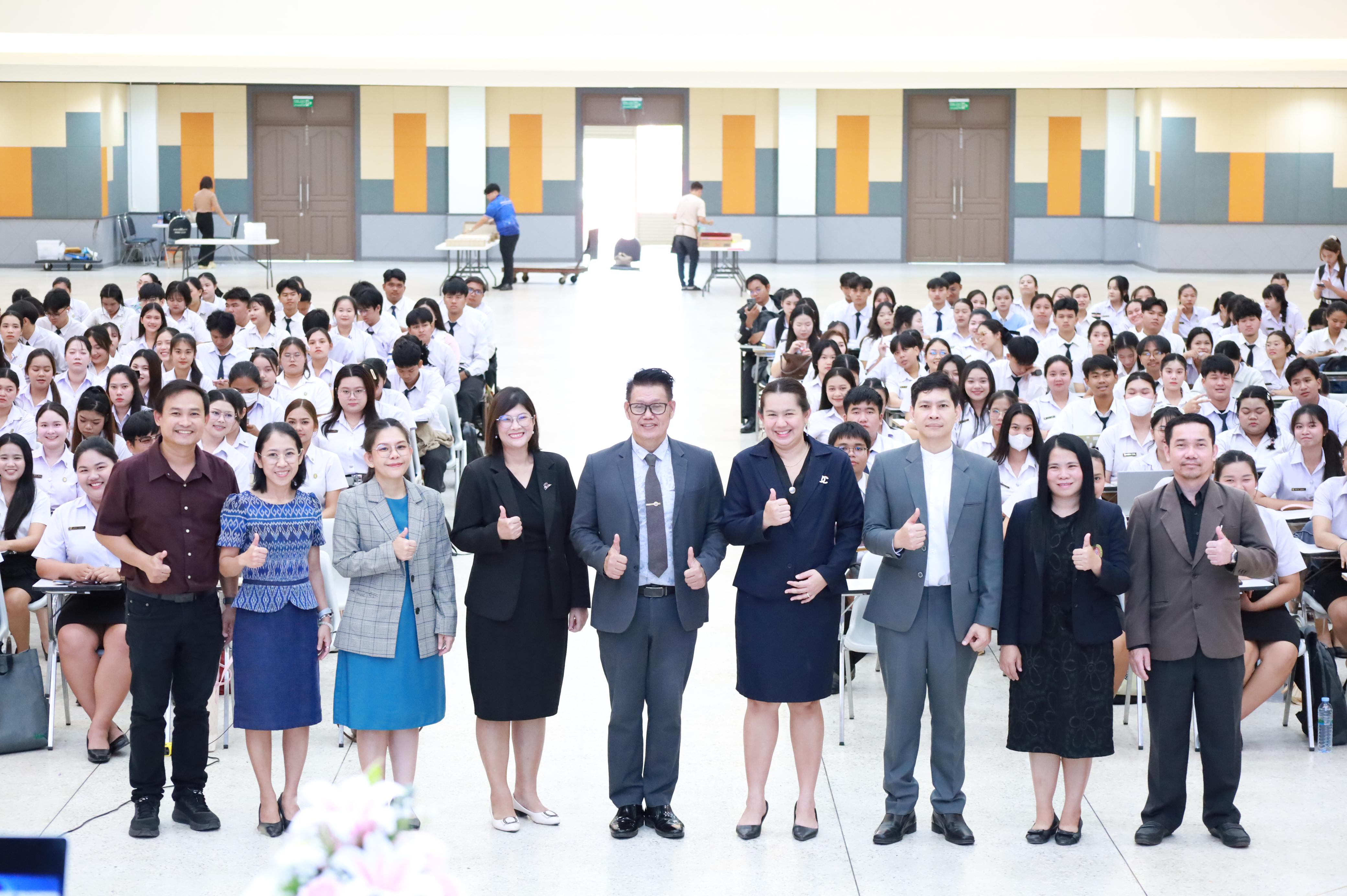65. กิจกรรมอบรมสัมนาเชิงปฏิบัติการเขียนบทความและนำเสนอนวัฒกรรมทางการศึกษาสำหรับนักศึกชั้นปีที่ 4 (ครูนักนวัฒกรรม)