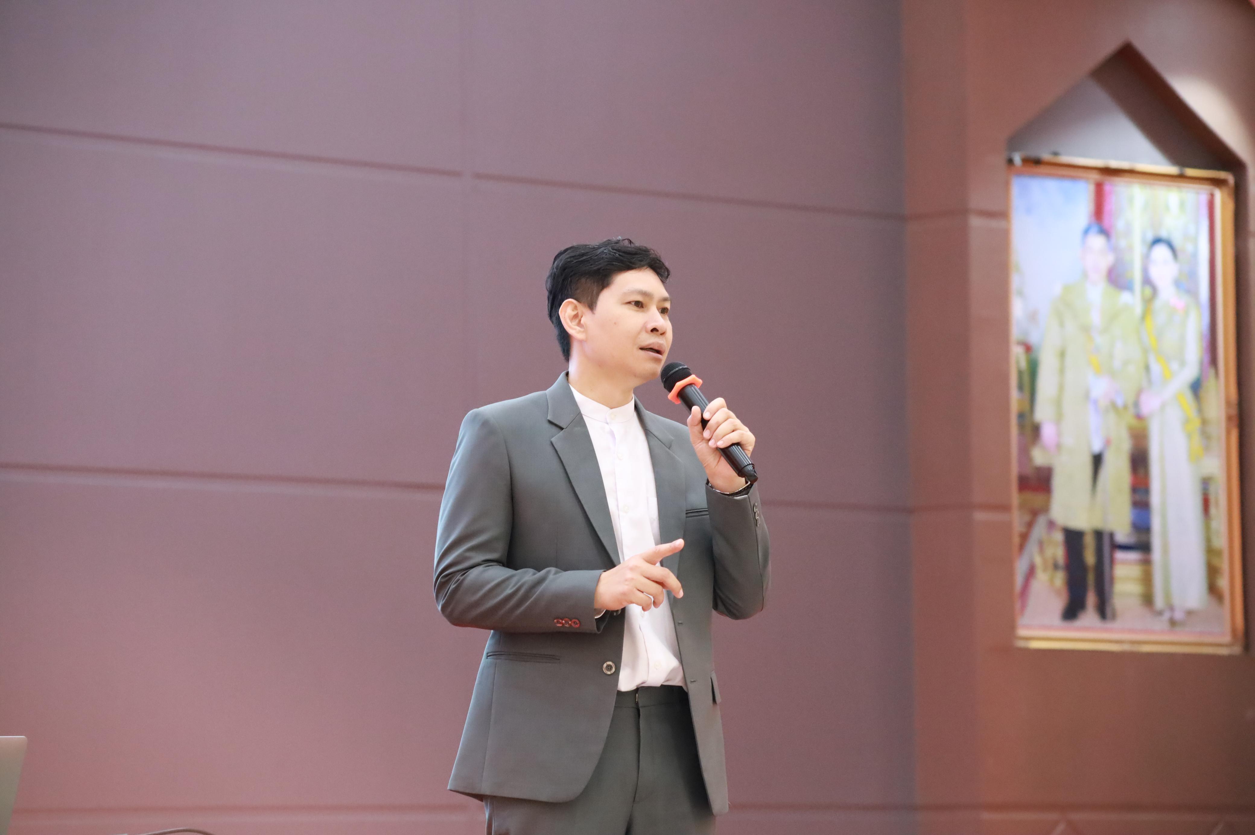 75. กิจกรรมอบรมสัมนาเชิงปฏิบัติการเขียนบทความและนำเสนอนวัฒกรรมทางการศึกษาสำหรับนักศึกชั้นปีที่ 4 (ครูนักนวัฒกรรม)