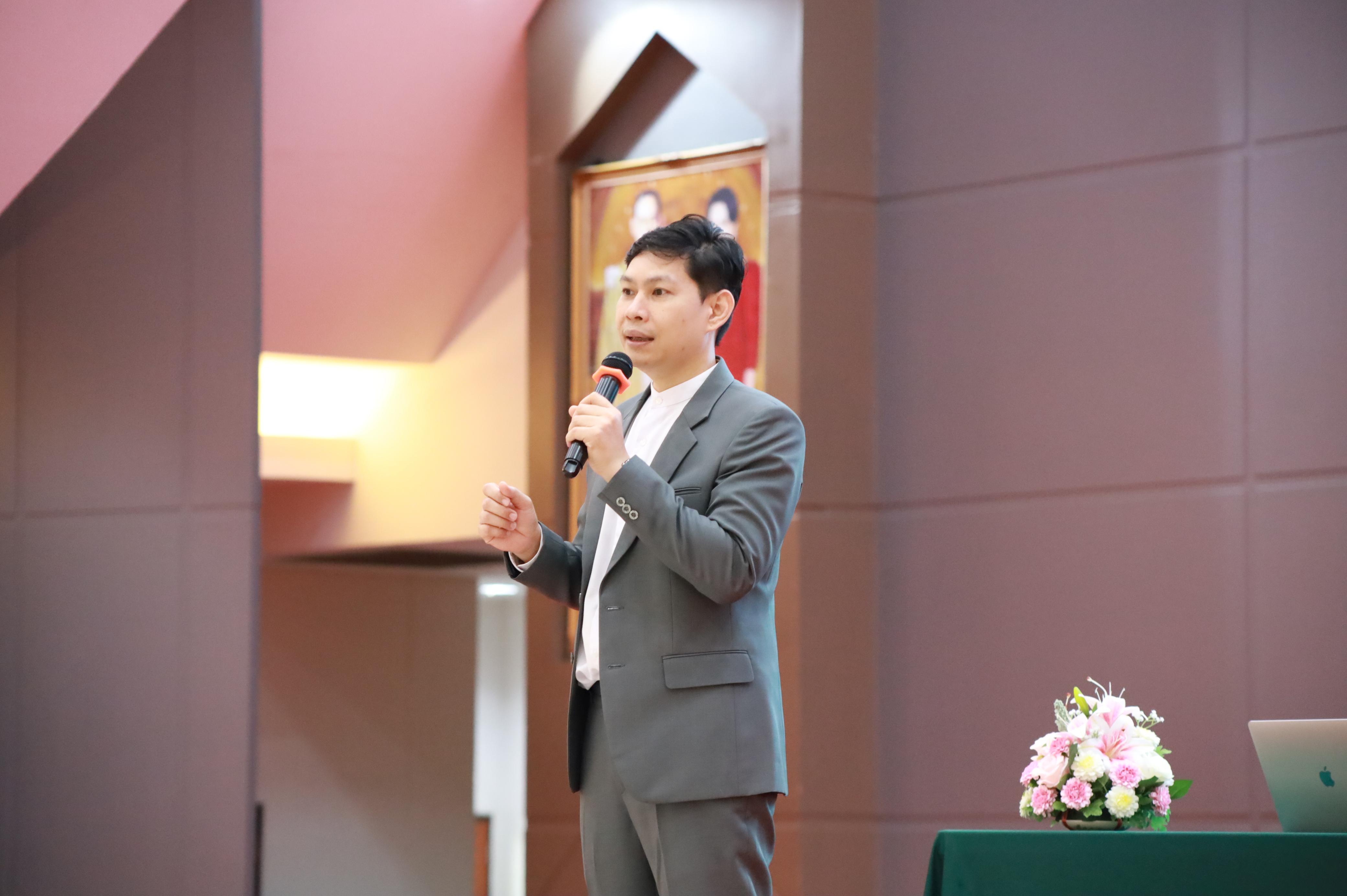 86. กิจกรรมอบรมสัมนาเชิงปฏิบัติการเขียนบทความและนำเสนอนวัฒกรรมทางการศึกษาสำหรับนักศึกชั้นปีที่ 4 (ครูนักนวัฒกรรม)