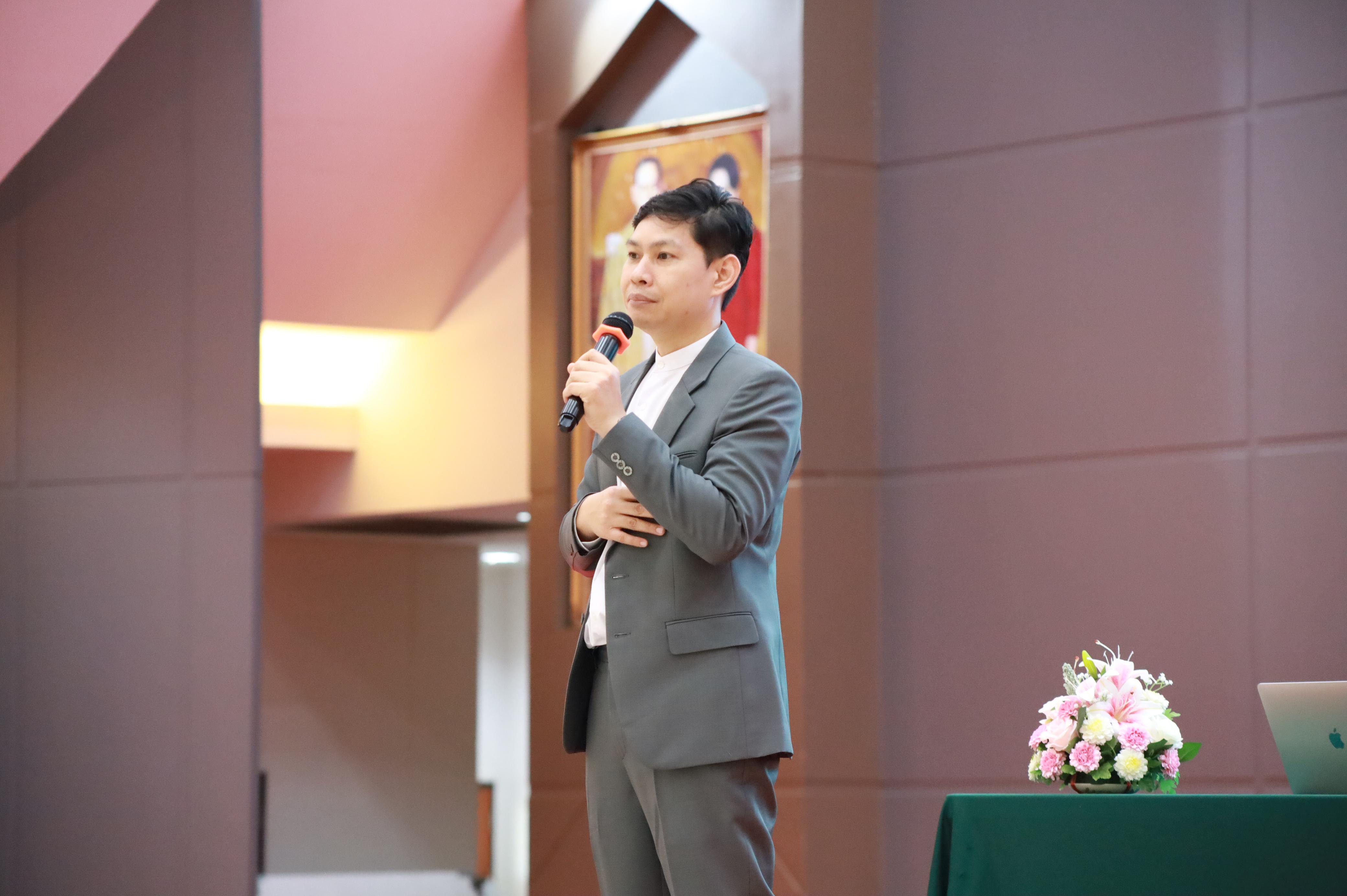 87. กิจกรรมอบรมสัมนาเชิงปฏิบัติการเขียนบทความและนำเสนอนวัฒกรรมทางการศึกษาสำหรับนักศึกชั้นปีที่ 4 (ครูนักนวัฒกรรม)