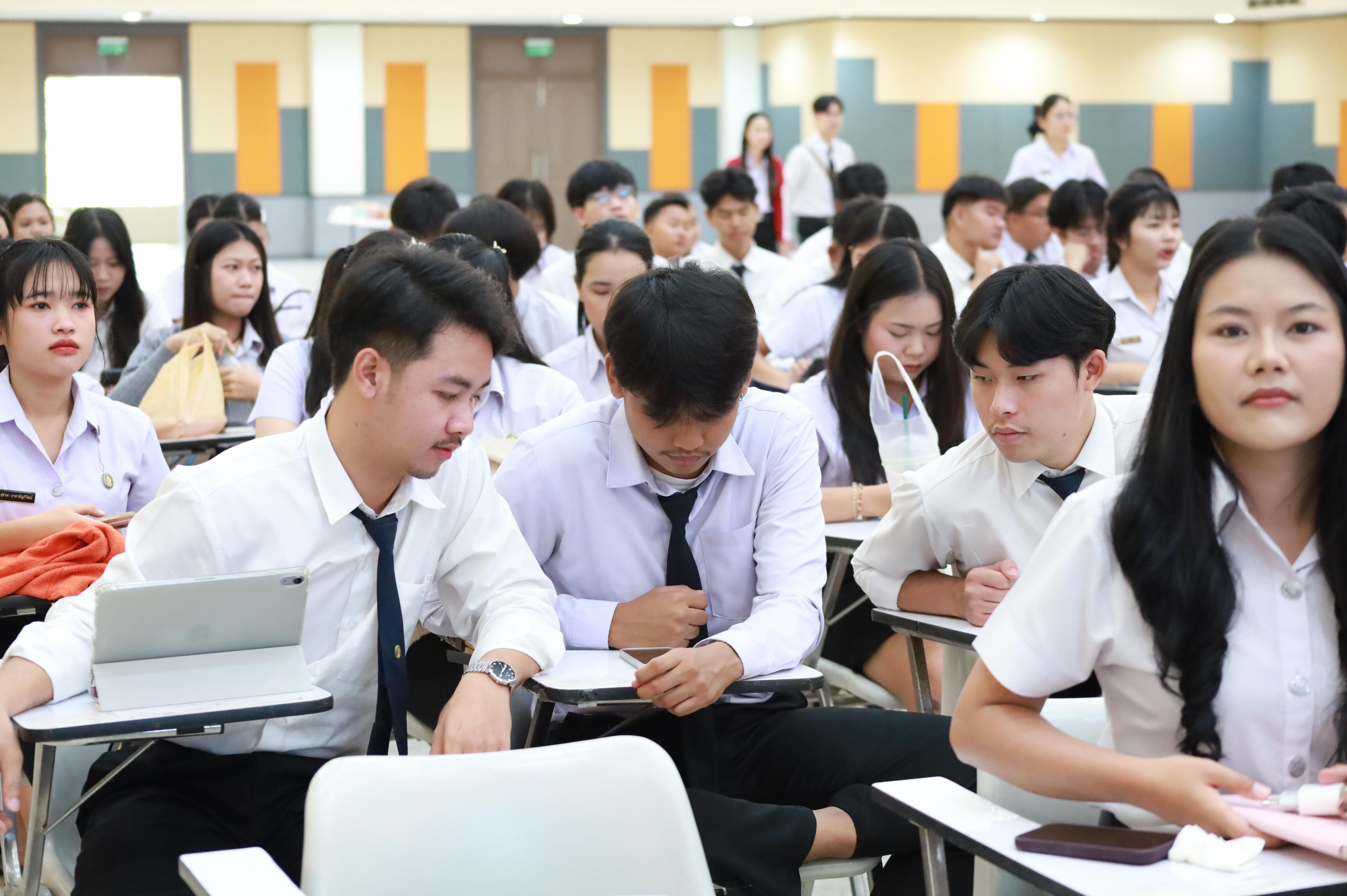 89. กิจกรรมอบรมสัมนาเชิงปฏิบัติการเขียนบทความและนำเสนอนวัฒกรรมทางการศึกษาสำหรับนักศึกชั้นปีที่ 4 (ครูนักนวัฒกรรม)