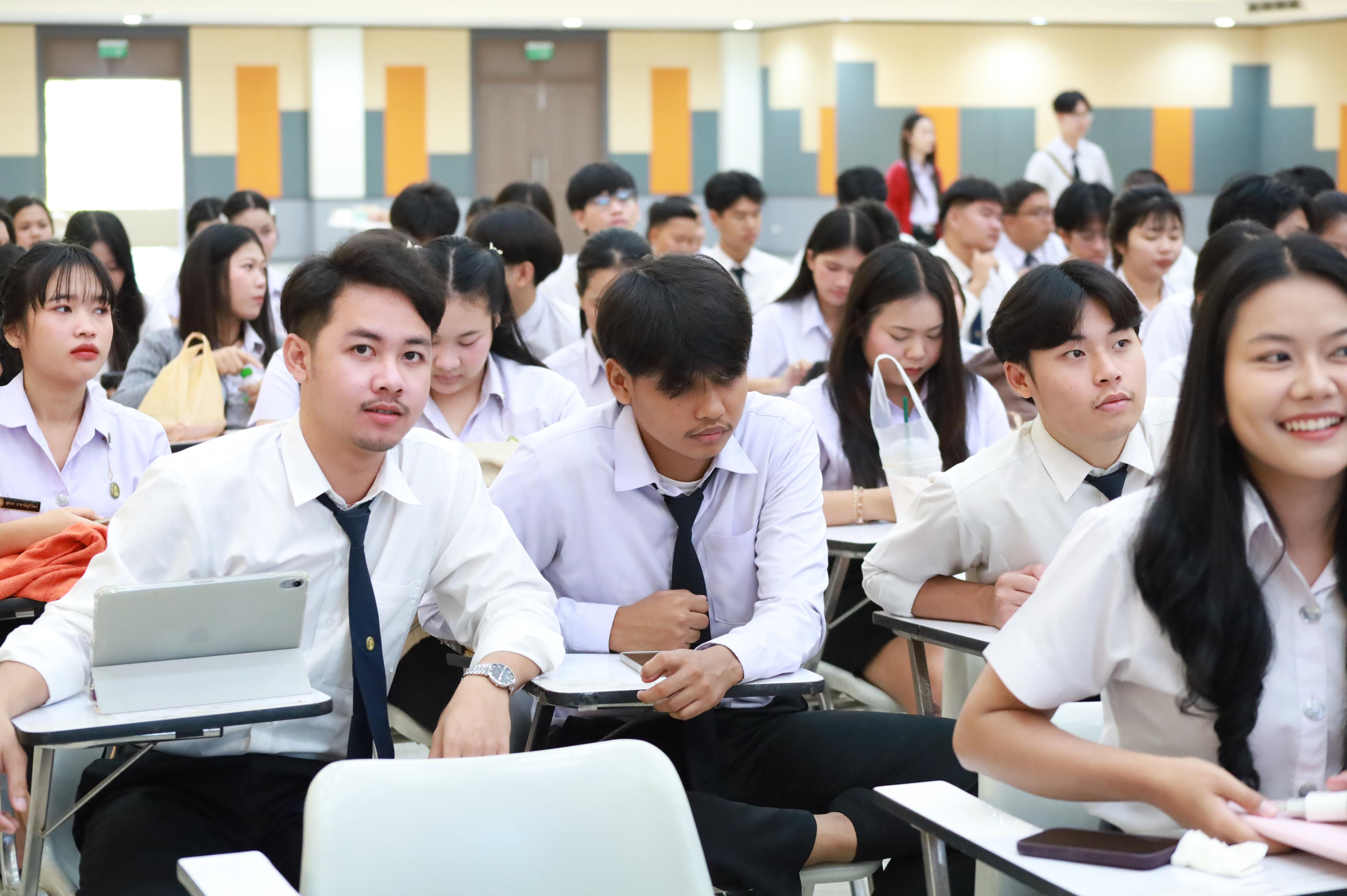 90. กิจกรรมอบรมสัมนาเชิงปฏิบัติการเขียนบทความและนำเสนอนวัฒกรรมทางการศึกษาสำหรับนักศึกชั้นปีที่ 4 (ครูนักนวัฒกรรม)