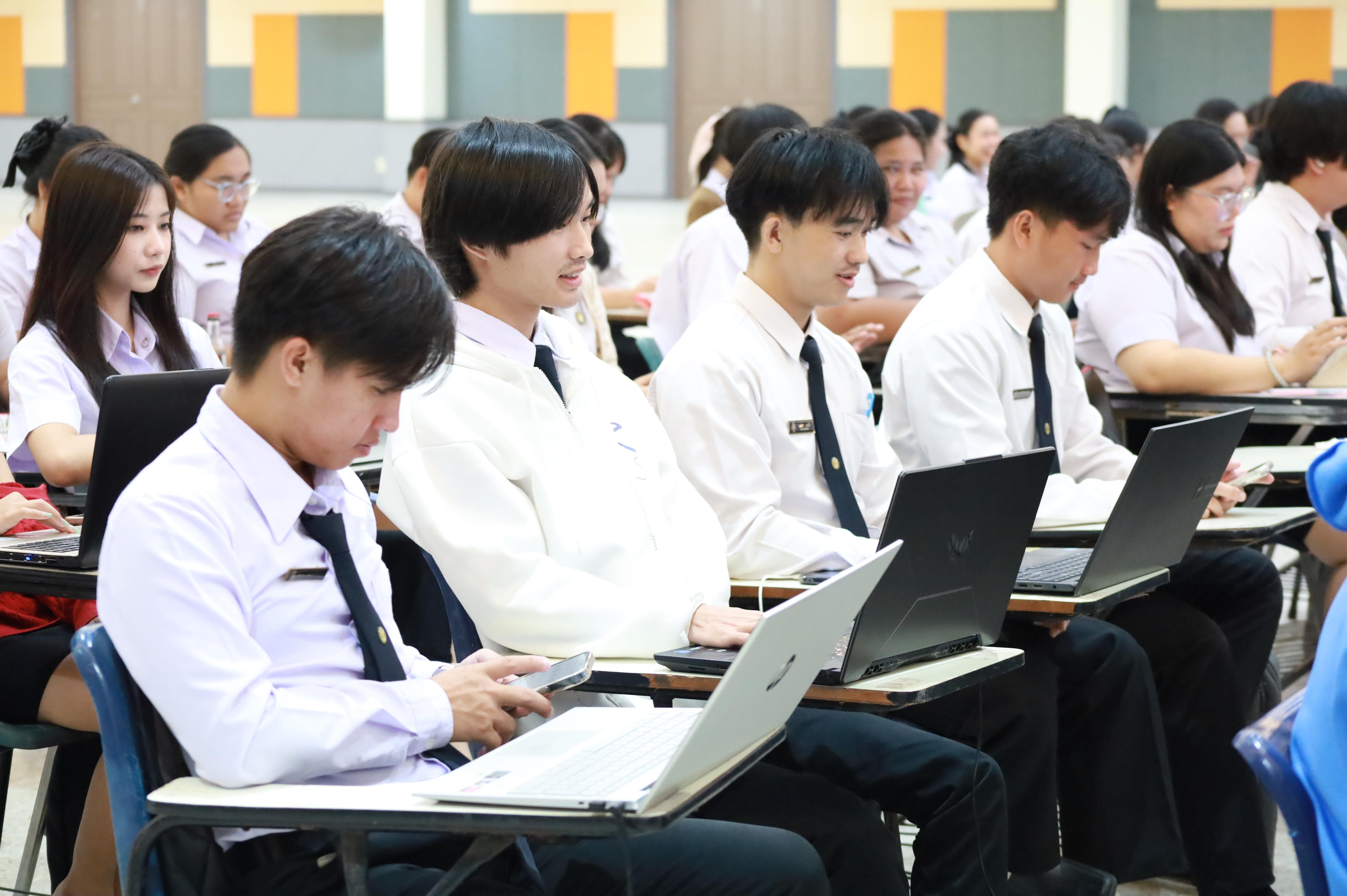 112. กิจกรรมอบรมสัมนาเชิงปฏิบัติการเขียนบทความและนำเสนอนวัฒกรรมทางการศึกษาสำหรับนักศึกชั้นปีที่ 4 (ครูนักนวัฒกรรม)