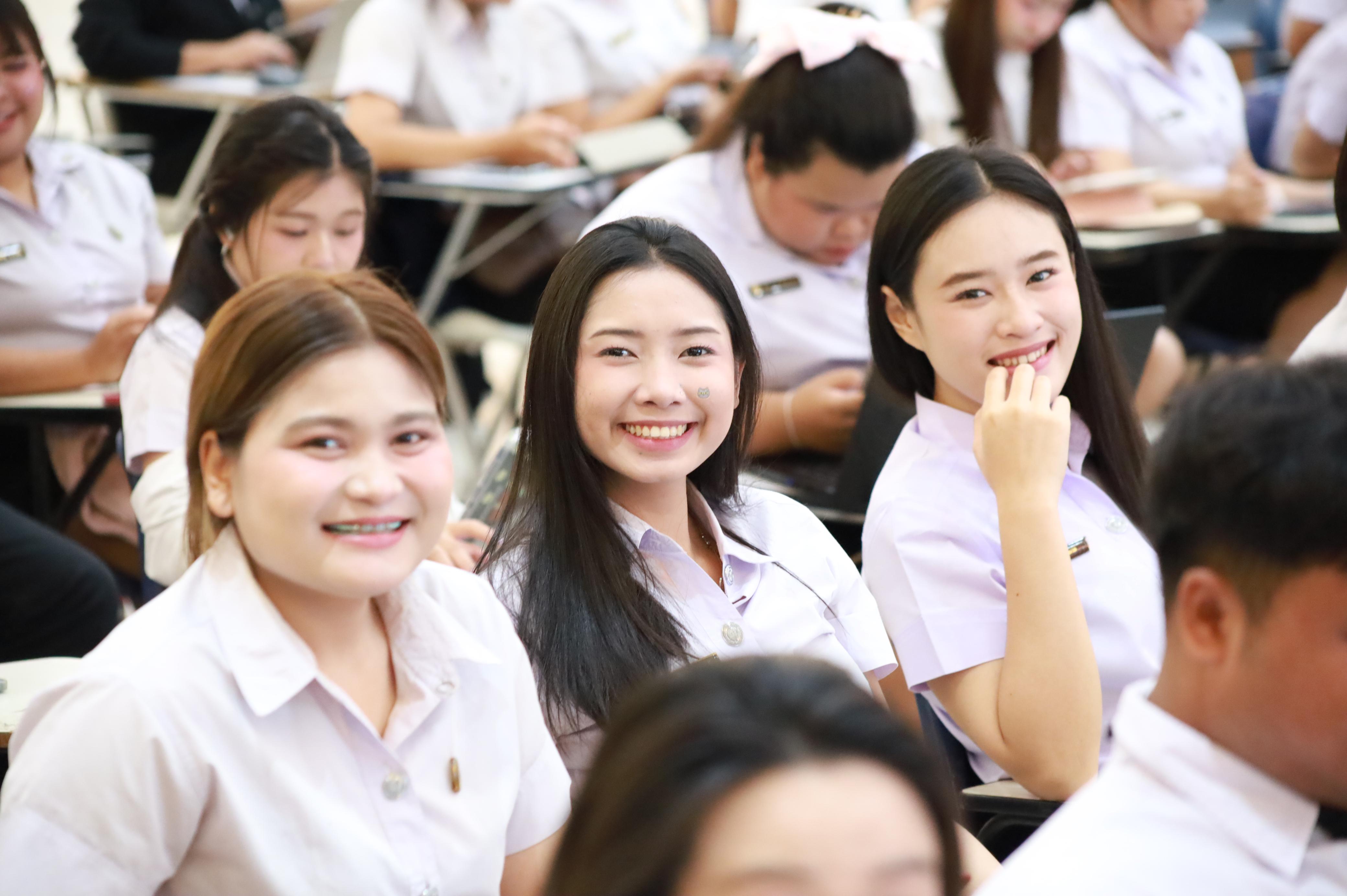 116. กิจกรรมอบรมสัมนาเชิงปฏิบัติการเขียนบทความและนำเสนอนวัฒกรรมทางการศึกษาสำหรับนักศึกชั้นปีที่ 4 (ครูนักนวัฒกรรม)