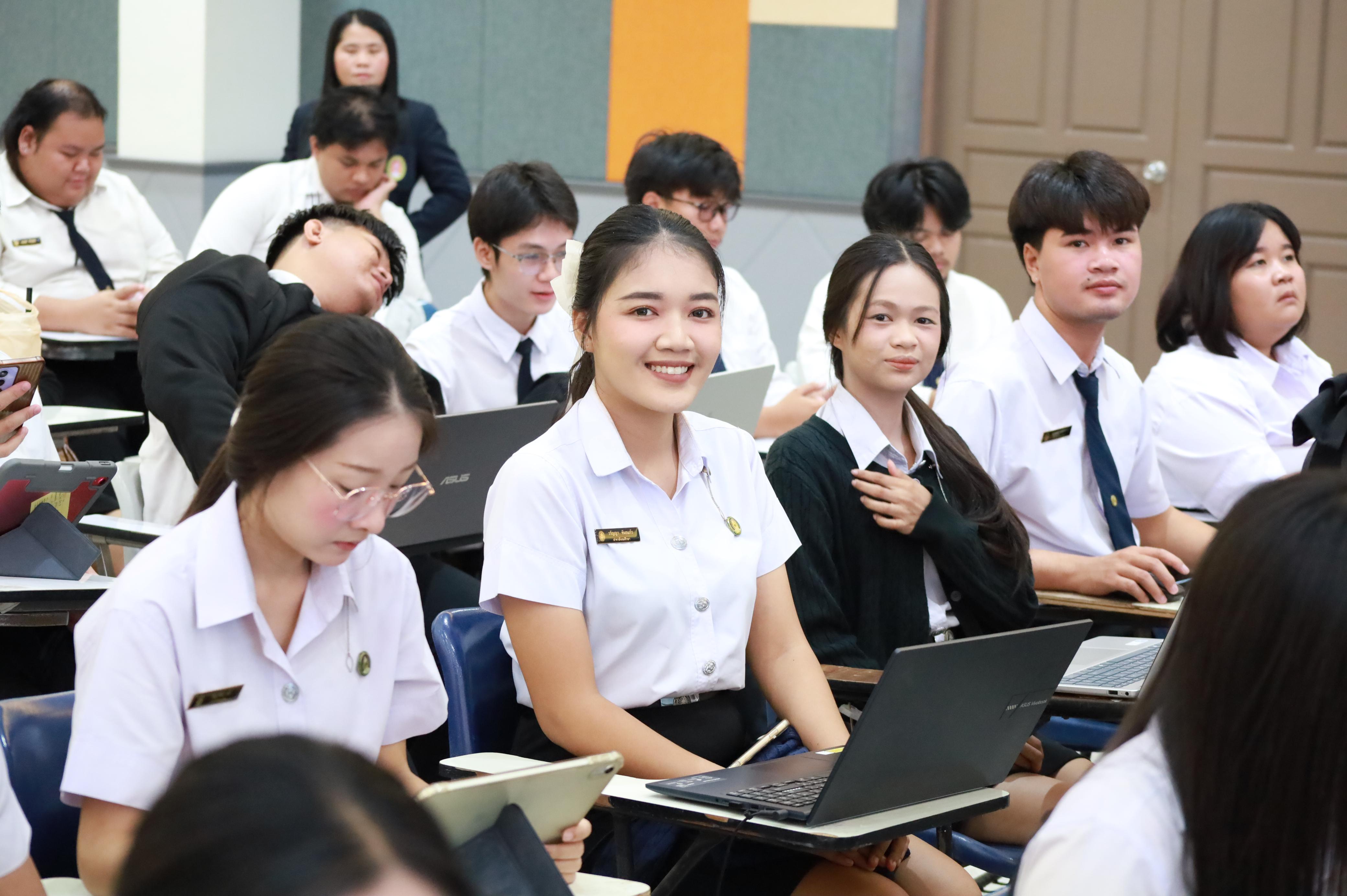 125. กิจกรรมอบรมสัมนาเชิงปฏิบัติการเขียนบทความและนำเสนอนวัฒกรรมทางการศึกษาสำหรับนักศึกชั้นปีที่ 4 (ครูนักนวัฒกรรม)