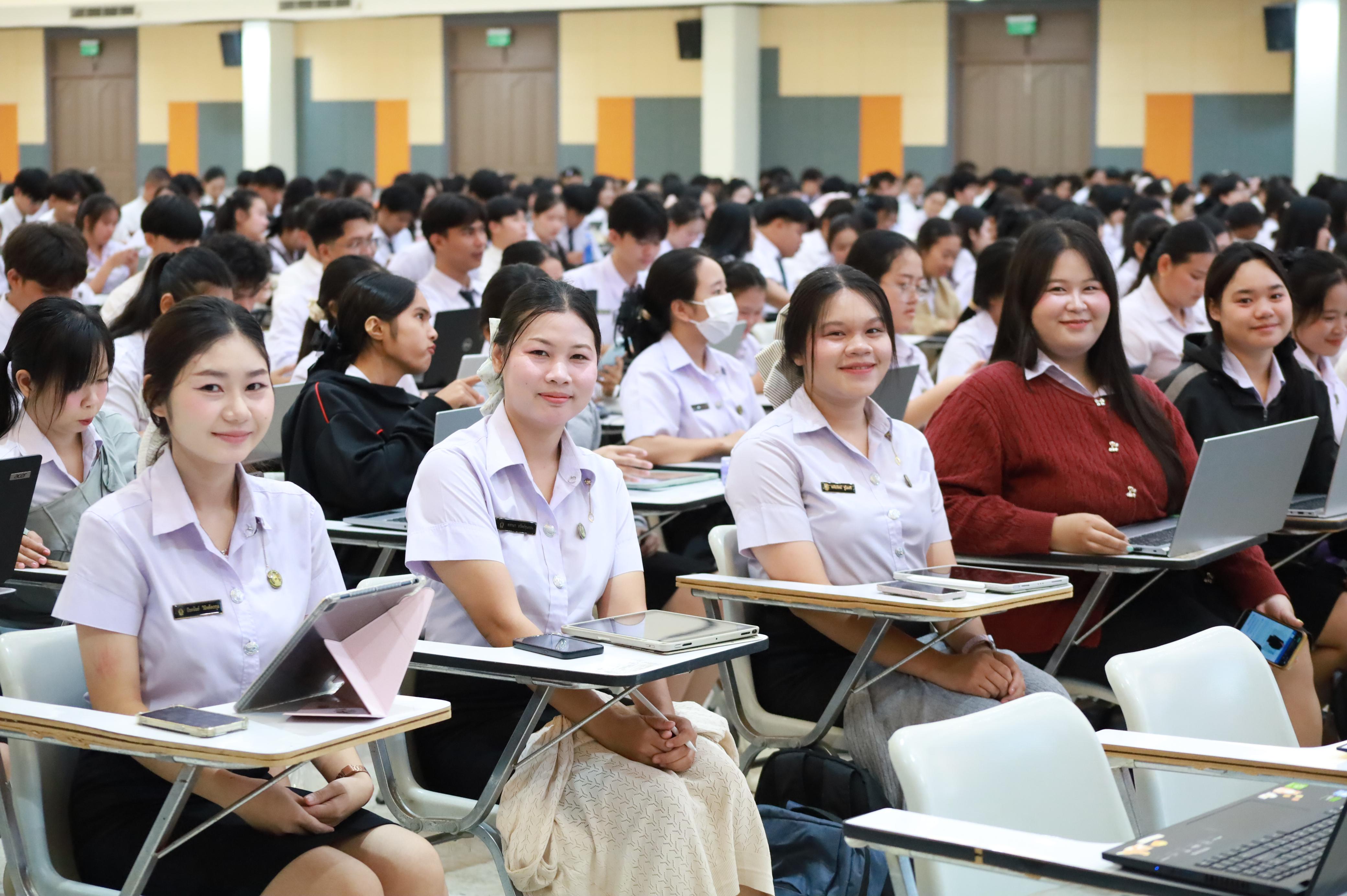 131. กิจกรรมอบรมสัมนาเชิงปฏิบัติการเขียนบทความและนำเสนอนวัฒกรรมทางการศึกษาสำหรับนักศึกชั้นปีที่ 4 (ครูนักนวัฒกรรม)