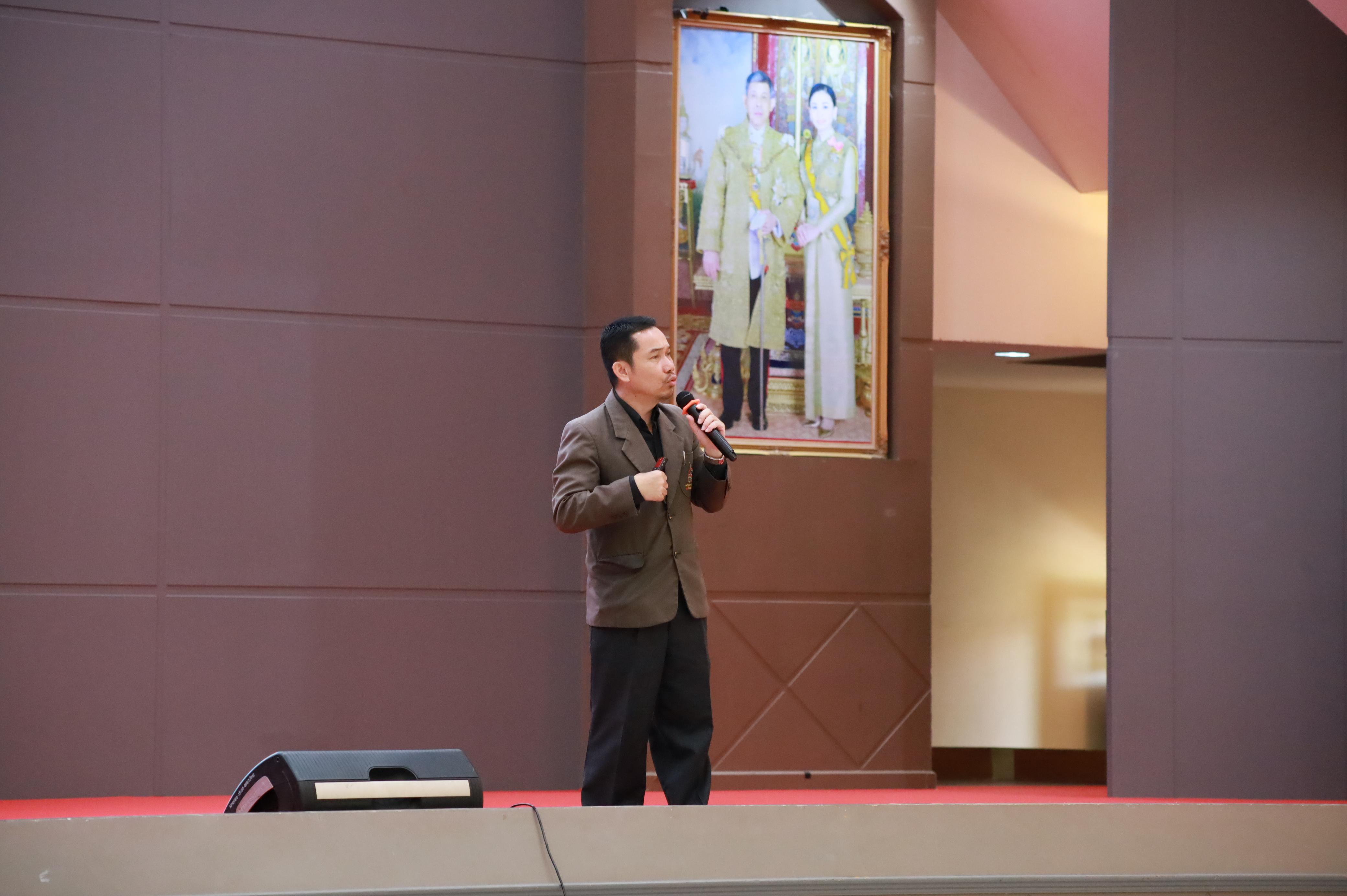 166. กิจกรรมอบรมสัมนาเชิงปฏิบัติการเขียนบทความและนำเสนอนวัฒกรรมทางการศึกษาสำหรับนักศึกชั้นปีที่ 4 (ครูนักนวัฒกรรม)