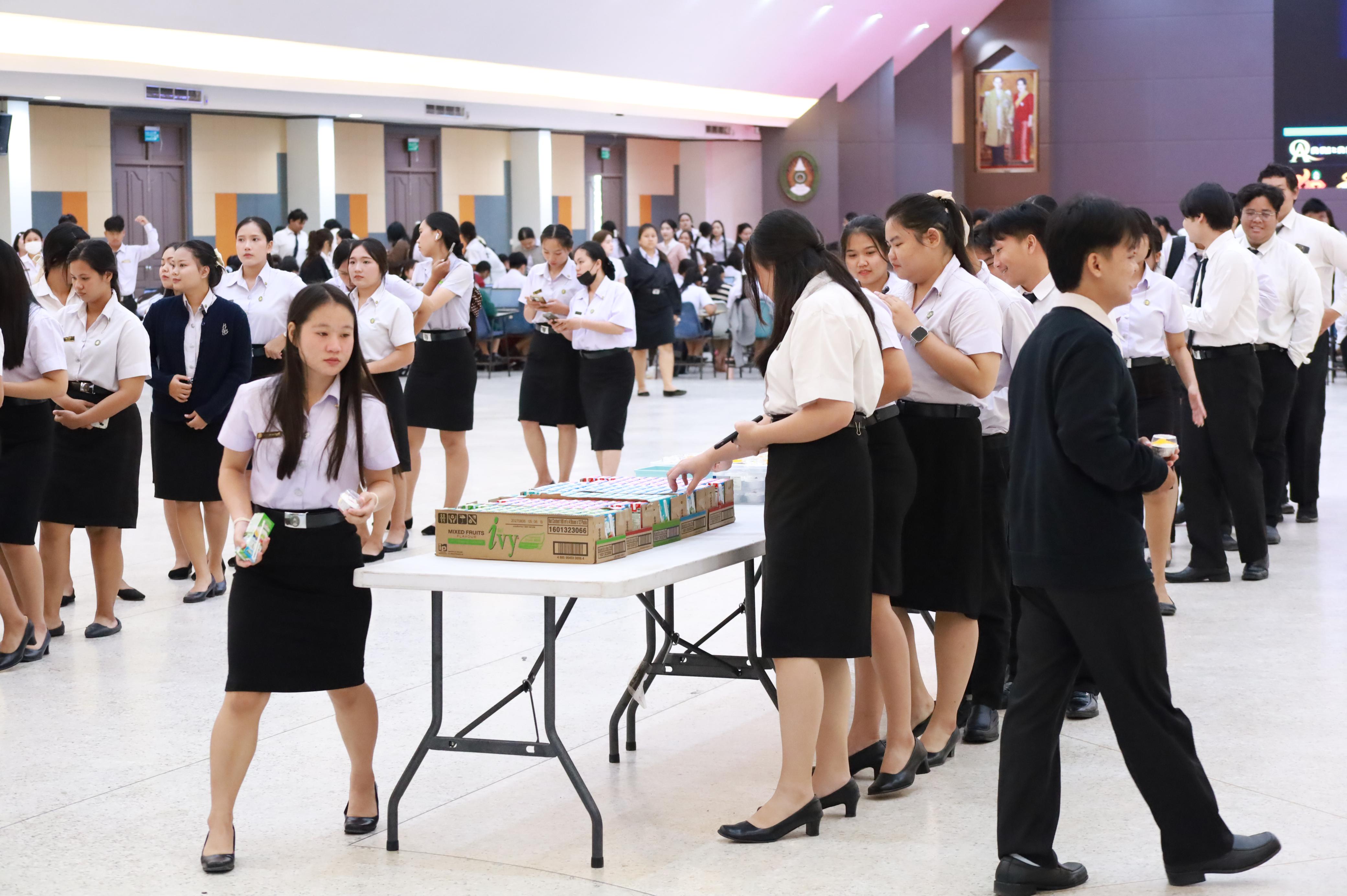 188. กิจกรรมอบรมสัมนาเชิงปฏิบัติการเขียนบทความและนำเสนอนวัฒกรรมทางการศึกษาสำหรับนักศึกชั้นปีที่ 4 (ครูนักนวัฒกรรม)