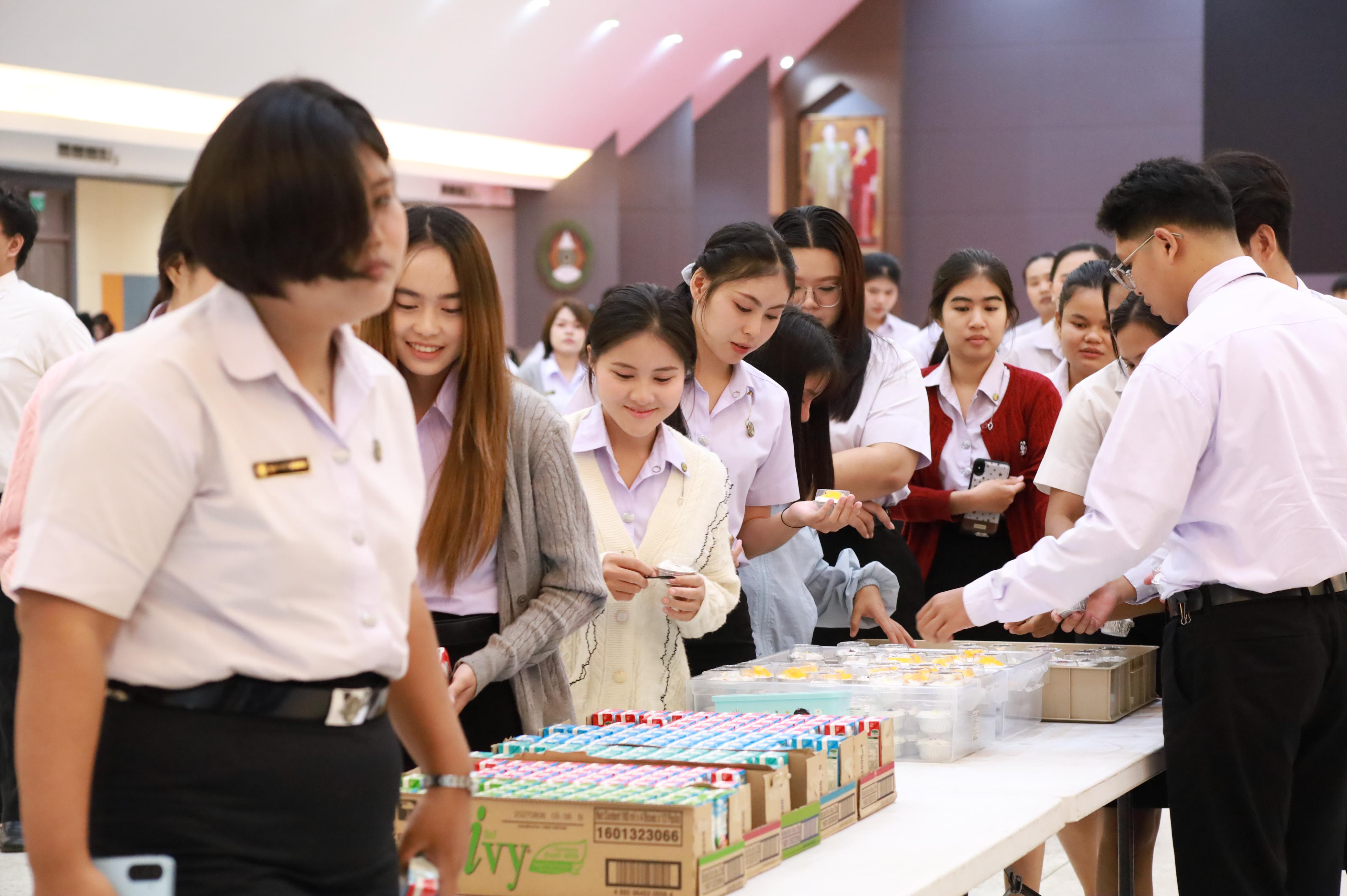 194. กิจกรรมอบรมสัมนาเชิงปฏิบัติการเขียนบทความและนำเสนอนวัฒกรรมทางการศึกษาสำหรับนักศึกชั้นปีที่ 4 (ครูนักนวัฒกรรม)