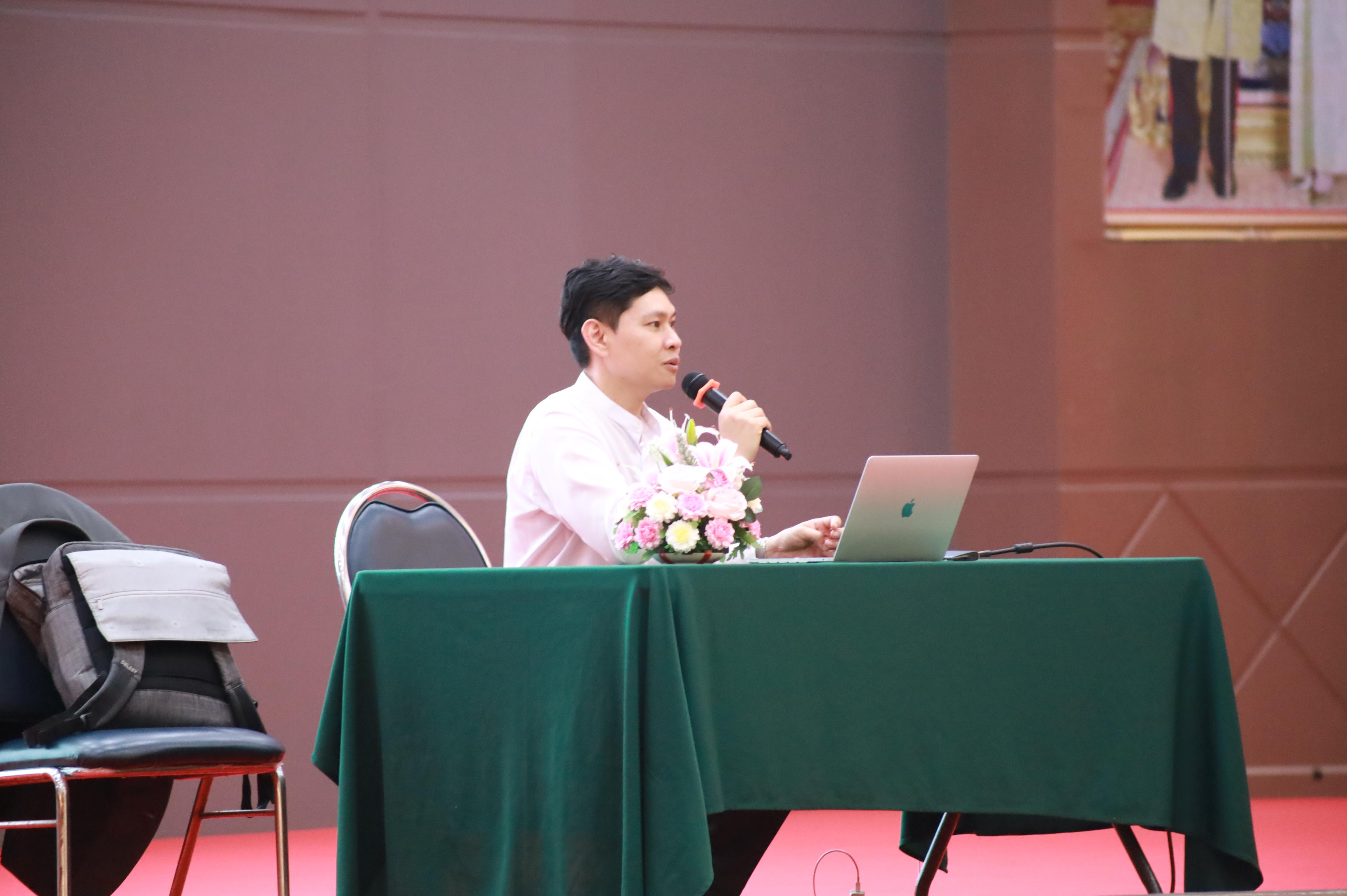 227. กิจกรรมอบรมสัมนาเชิงปฏิบัติการเขียนบทความและนำเสนอนวัฒกรรมทางการศึกษาสำหรับนักศึกชั้นปีที่ 4 (ครูนักนวัฒกรรม)