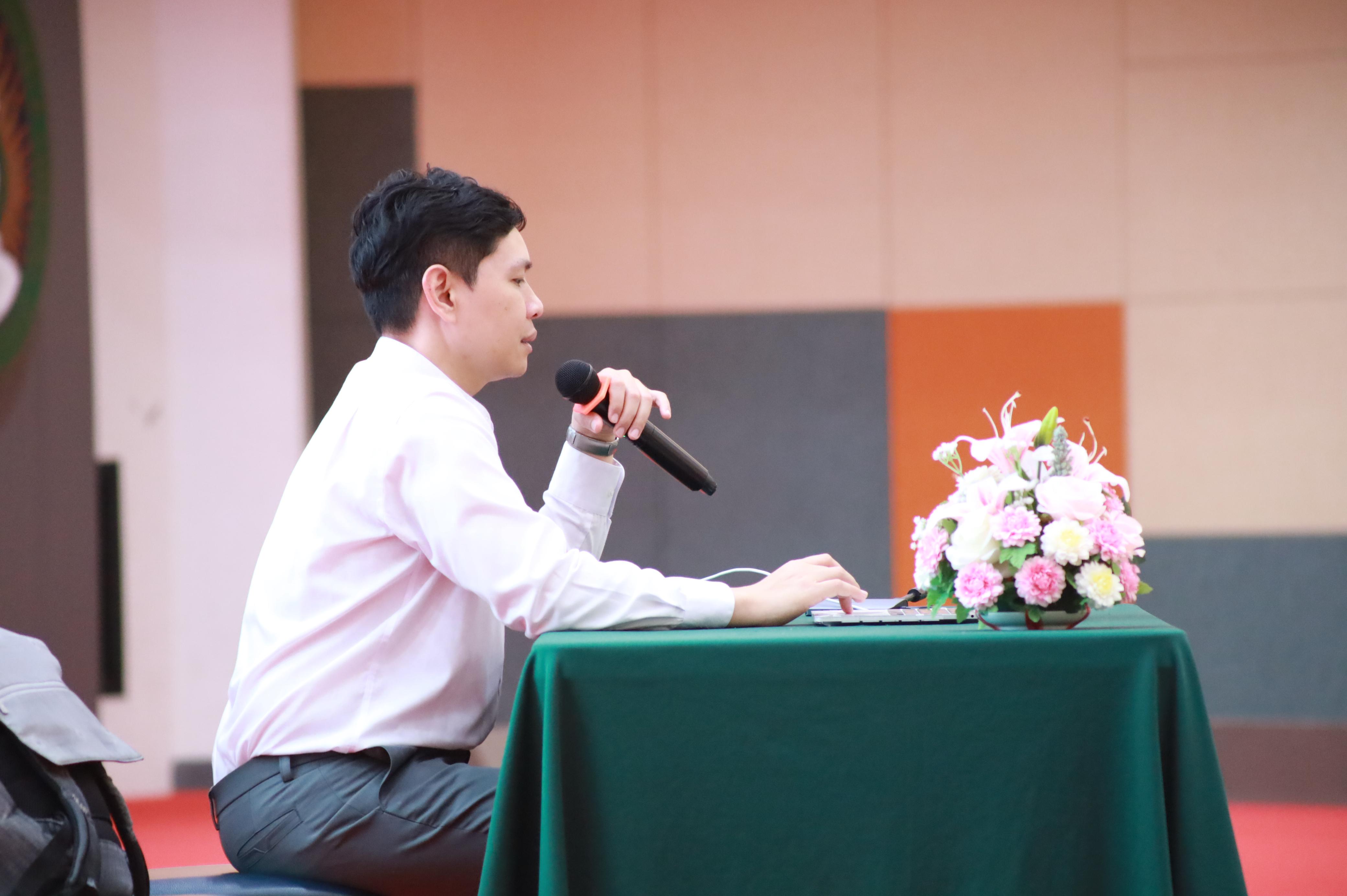 228. กิจกรรมอบรมสัมนาเชิงปฏิบัติการเขียนบทความและนำเสนอนวัฒกรรมทางการศึกษาสำหรับนักศึกชั้นปีที่ 4 (ครูนักนวัฒกรรม)