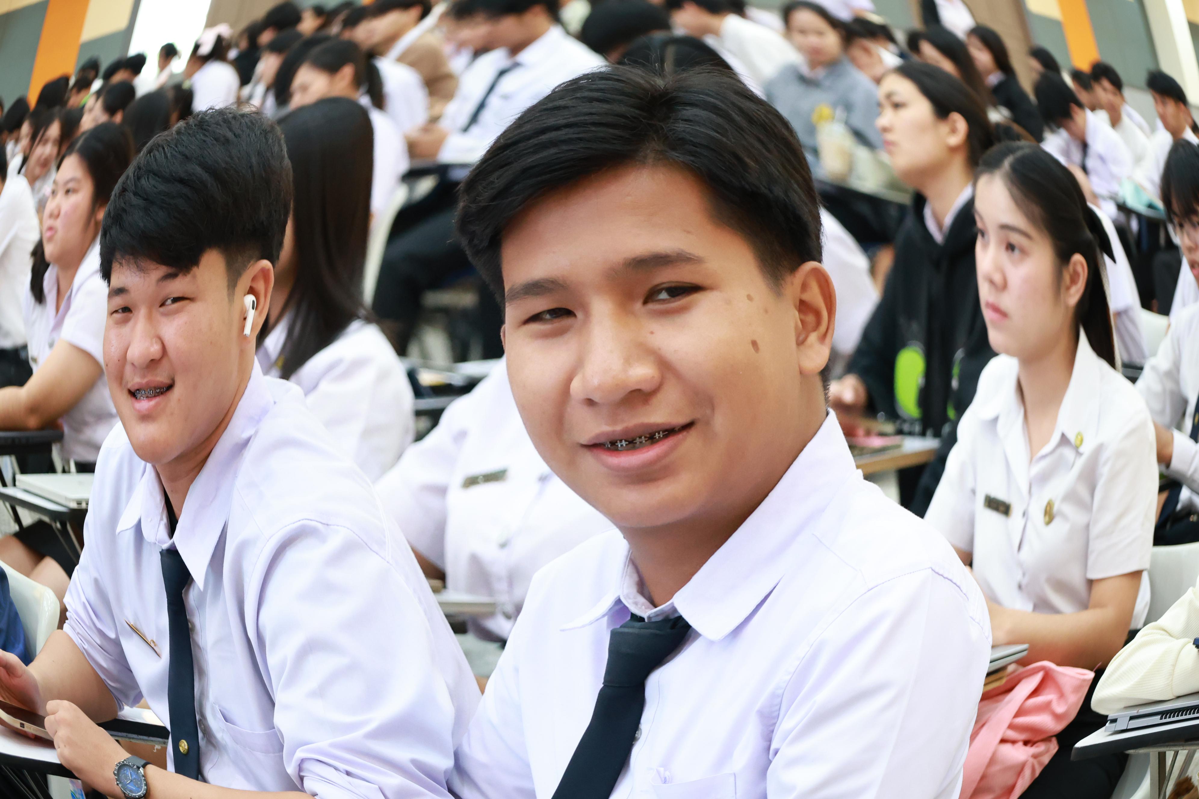 250. กิจกรรมอบรมสัมนาเชิงปฏิบัติการเขียนบทความและนำเสนอนวัฒกรรมทางการศึกษาสำหรับนักศึกชั้นปีที่ 4 (ครูนักนวัฒกรรม)
