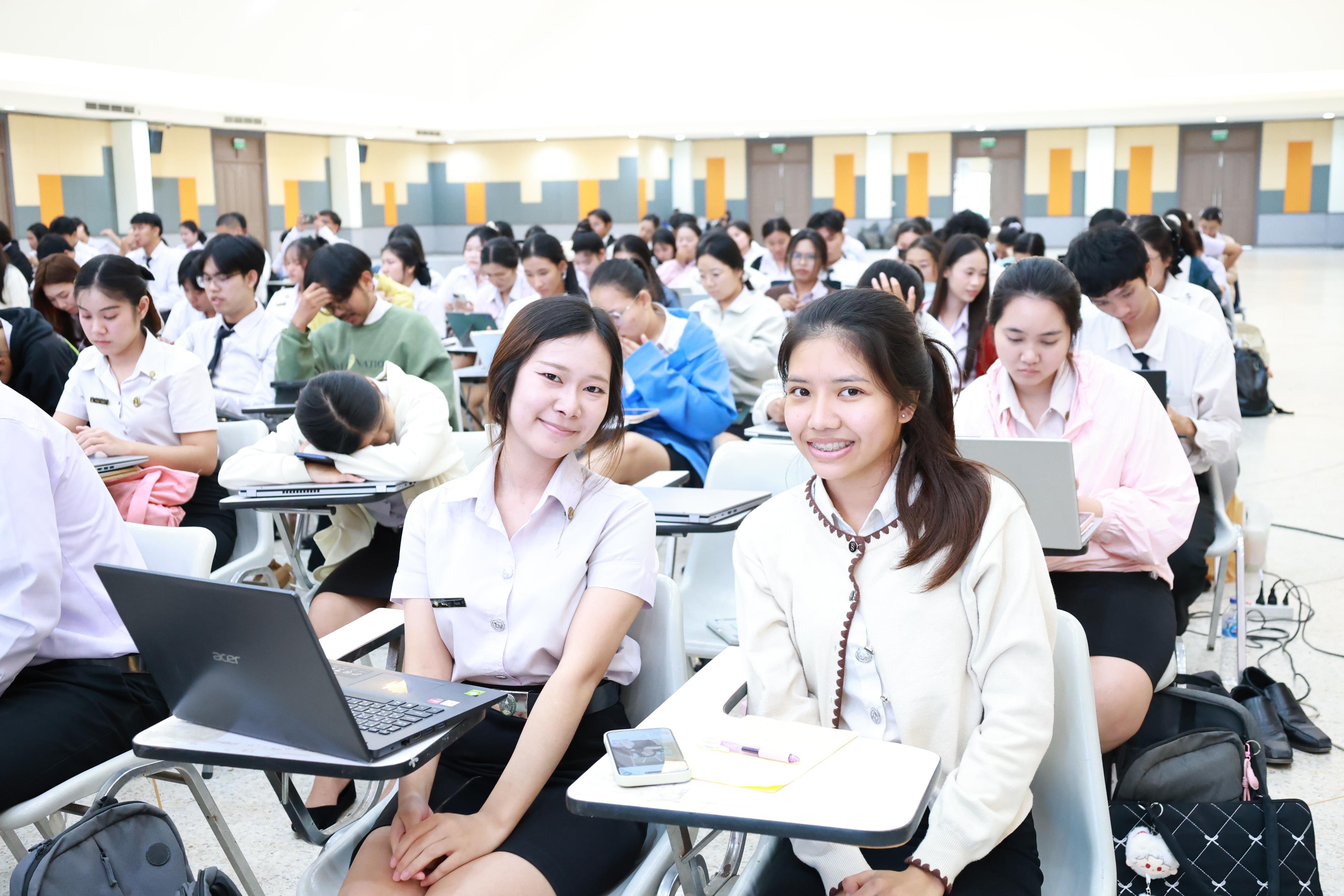 254. กิจกรรมอบรมสัมนาเชิงปฏิบัติการเขียนบทความและนำเสนอนวัฒกรรมทางการศึกษาสำหรับนักศึกชั้นปีที่ 4 (ครูนักนวัฒกรรม)
