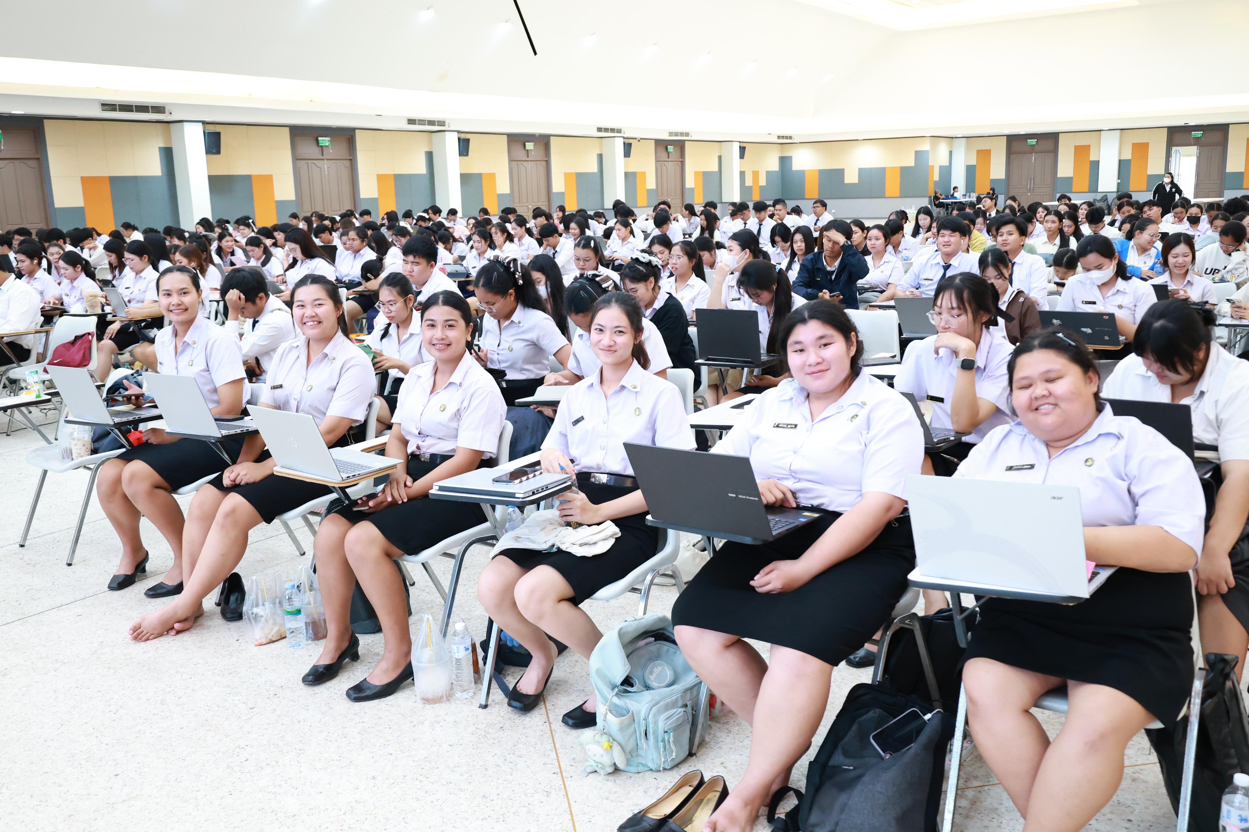 255. กิจกรรมอบรมสัมนาเชิงปฏิบัติการเขียนบทความและนำเสนอนวัฒกรรมทางการศึกษาสำหรับนักศึกชั้นปีที่ 4 (ครูนักนวัฒกรรม)